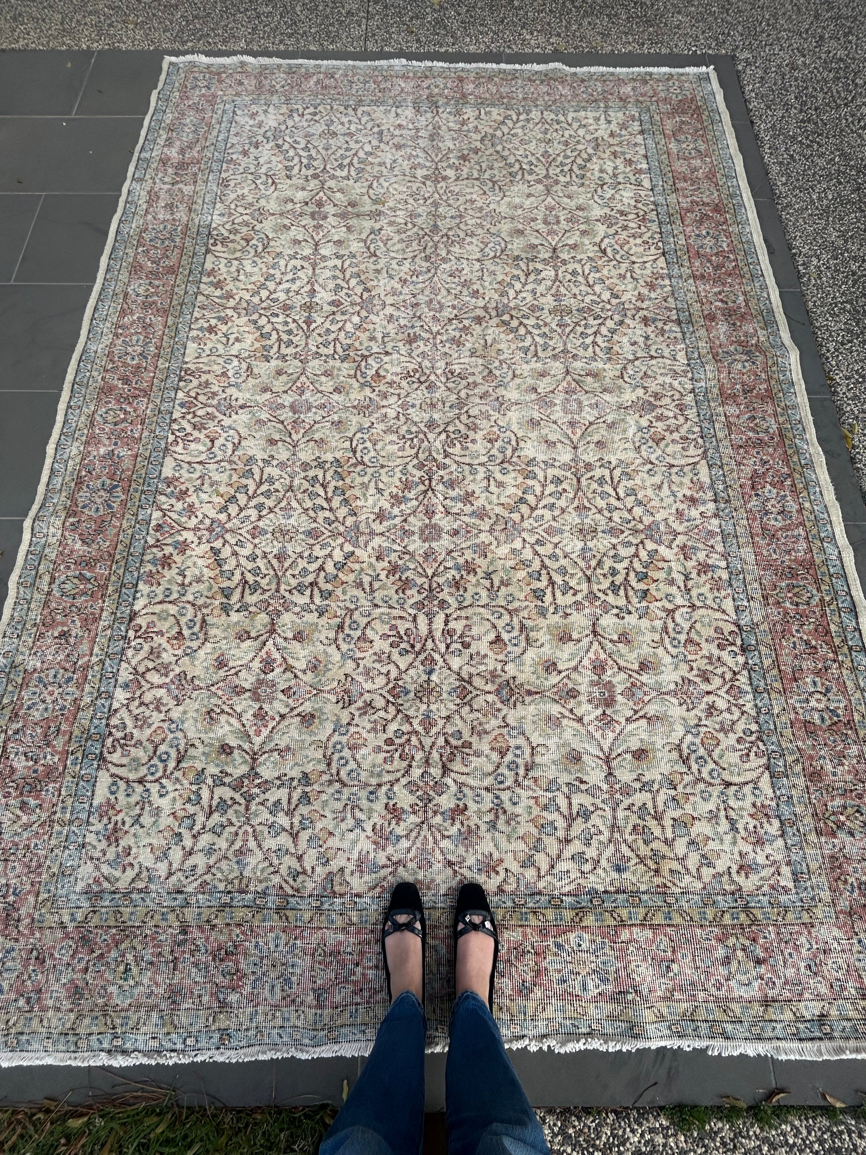 ‘Daisy’ - 216 x 316cm