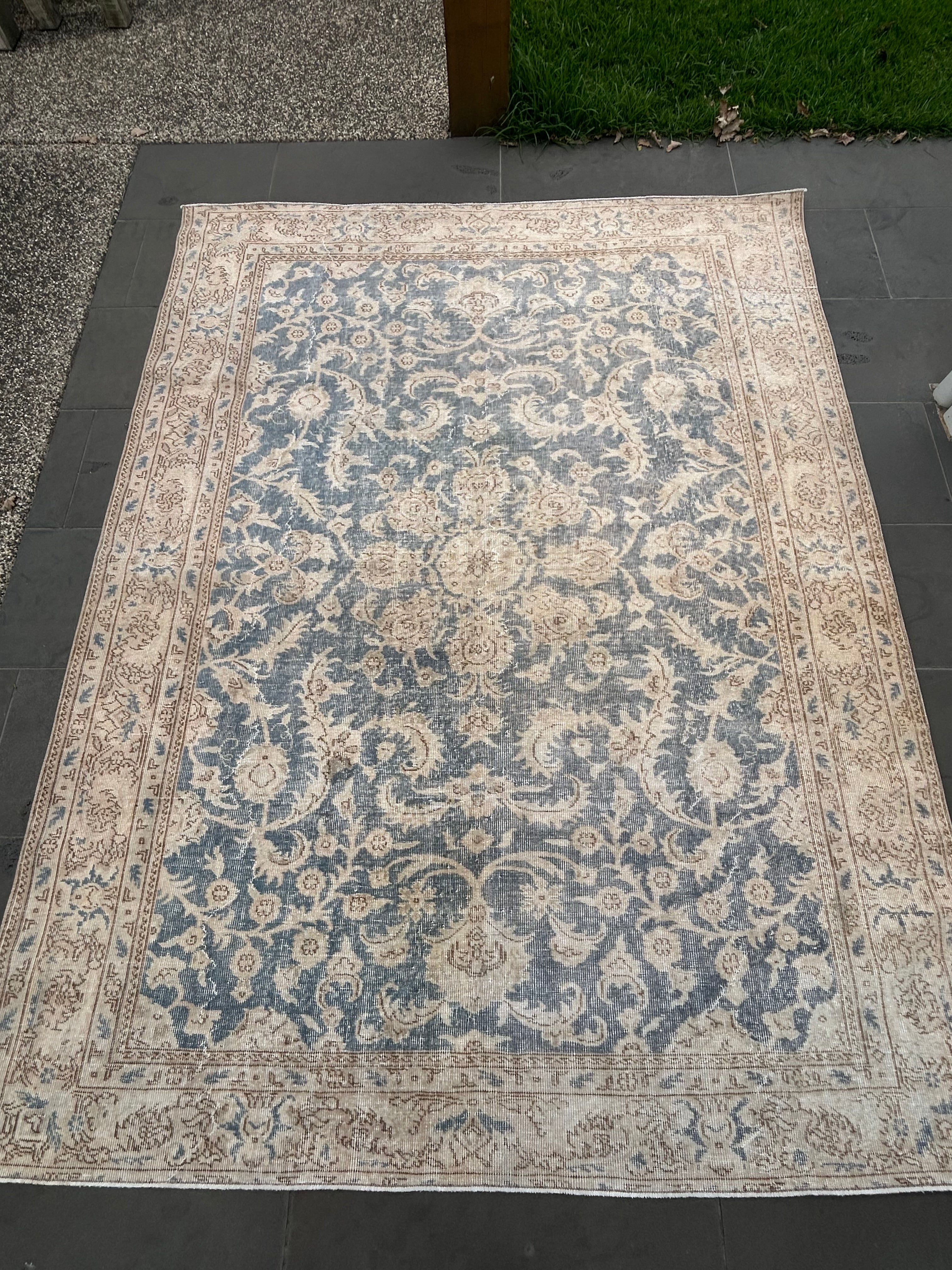 'Sarah' - 209 x 270cm