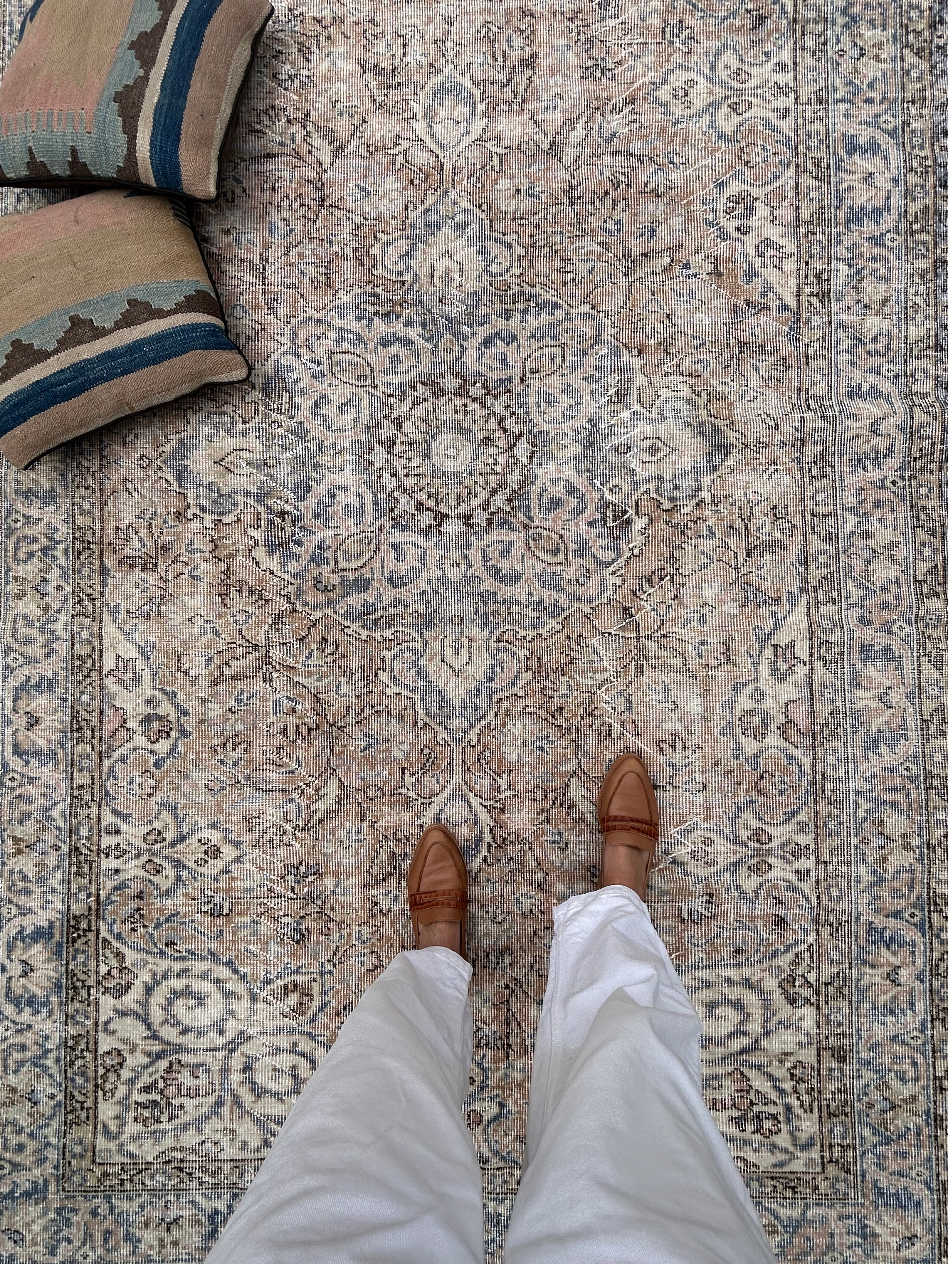 'Robyn' - 169 x 276cm