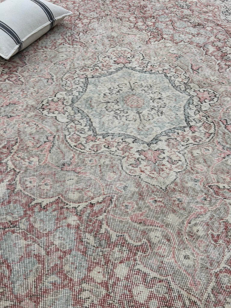 'Matilda' - 278 x 407cm