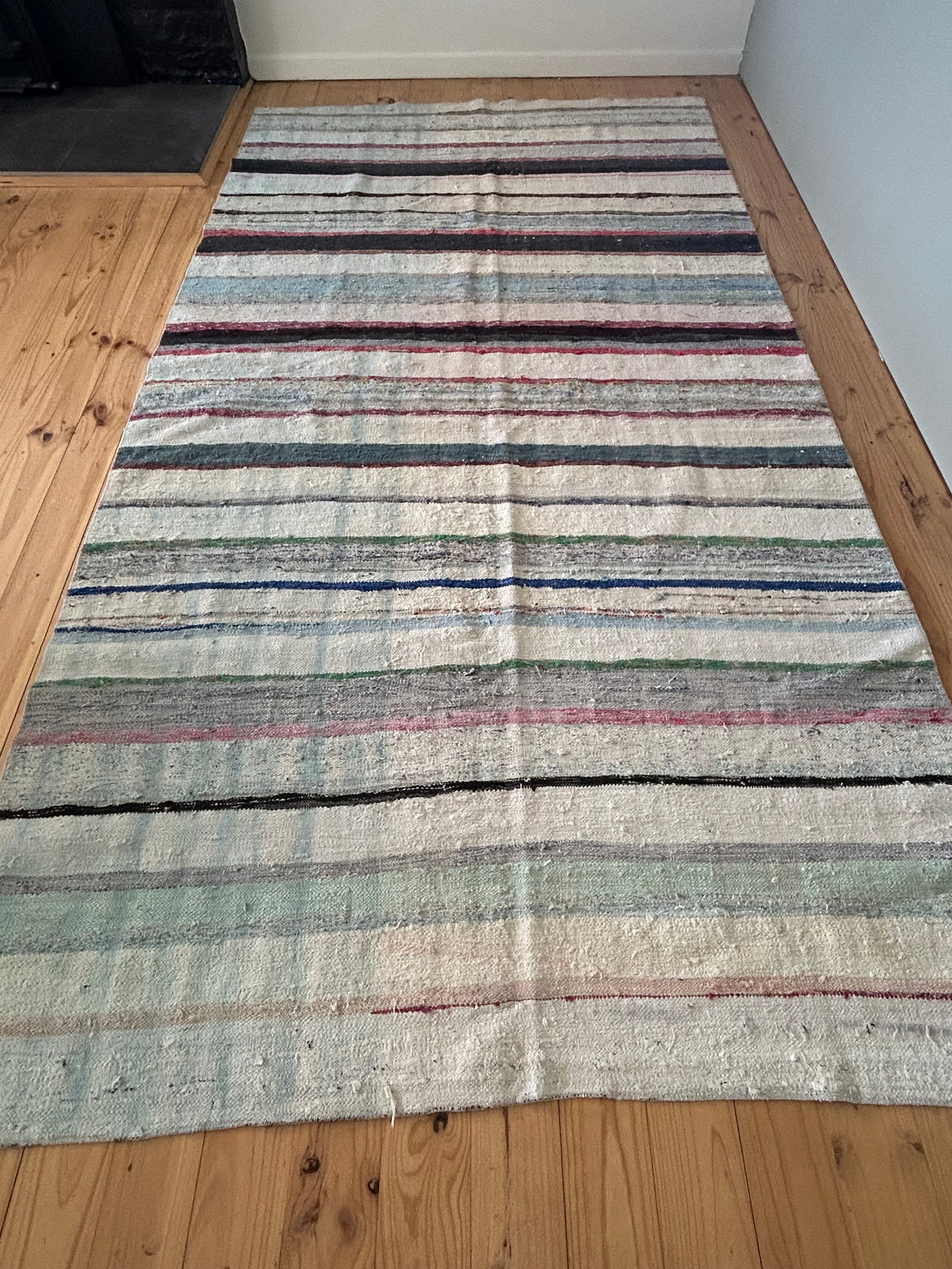 ‘Greta’ - 143 x 274cm