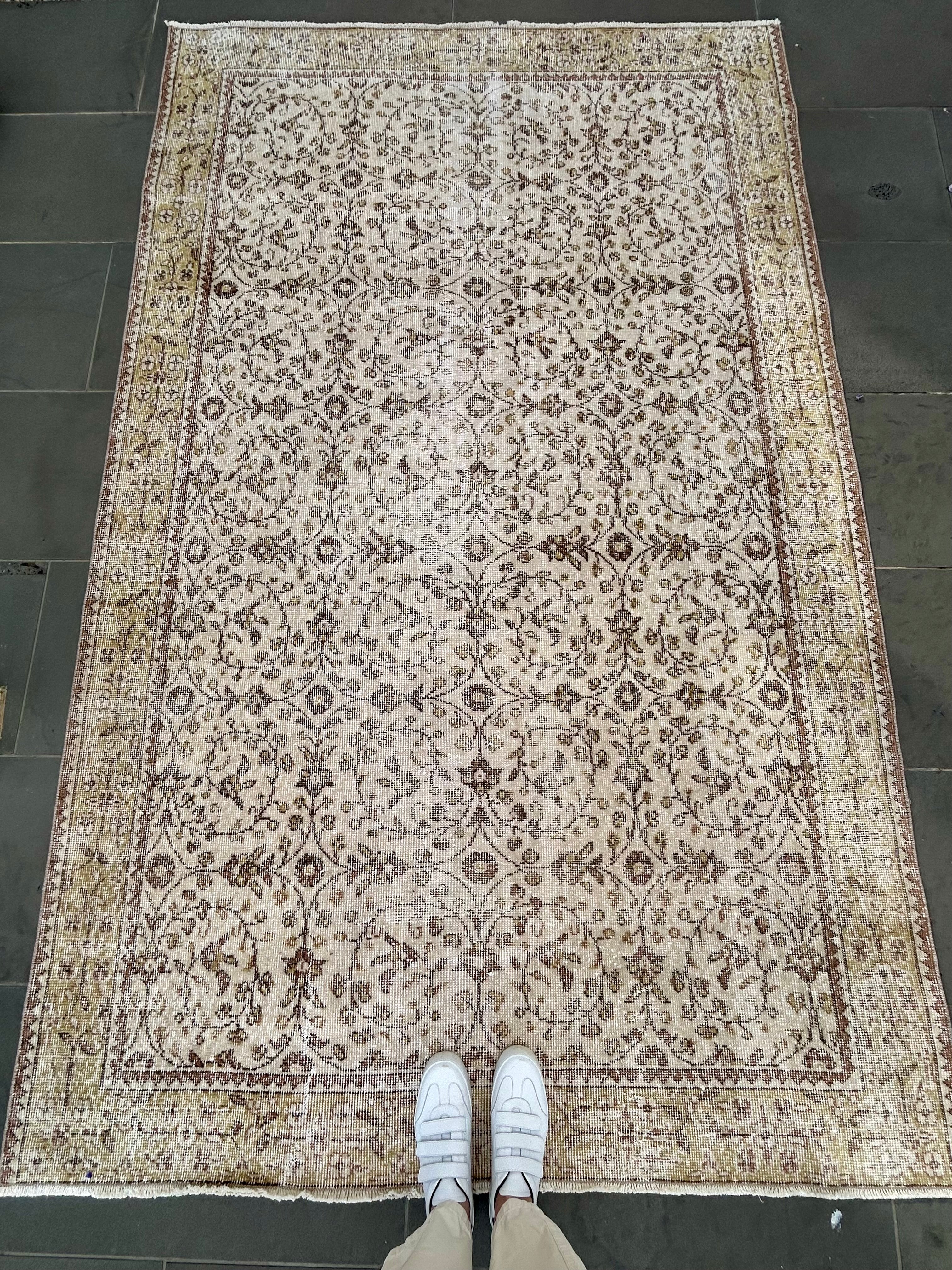 'Elise' - 161 x 257cm