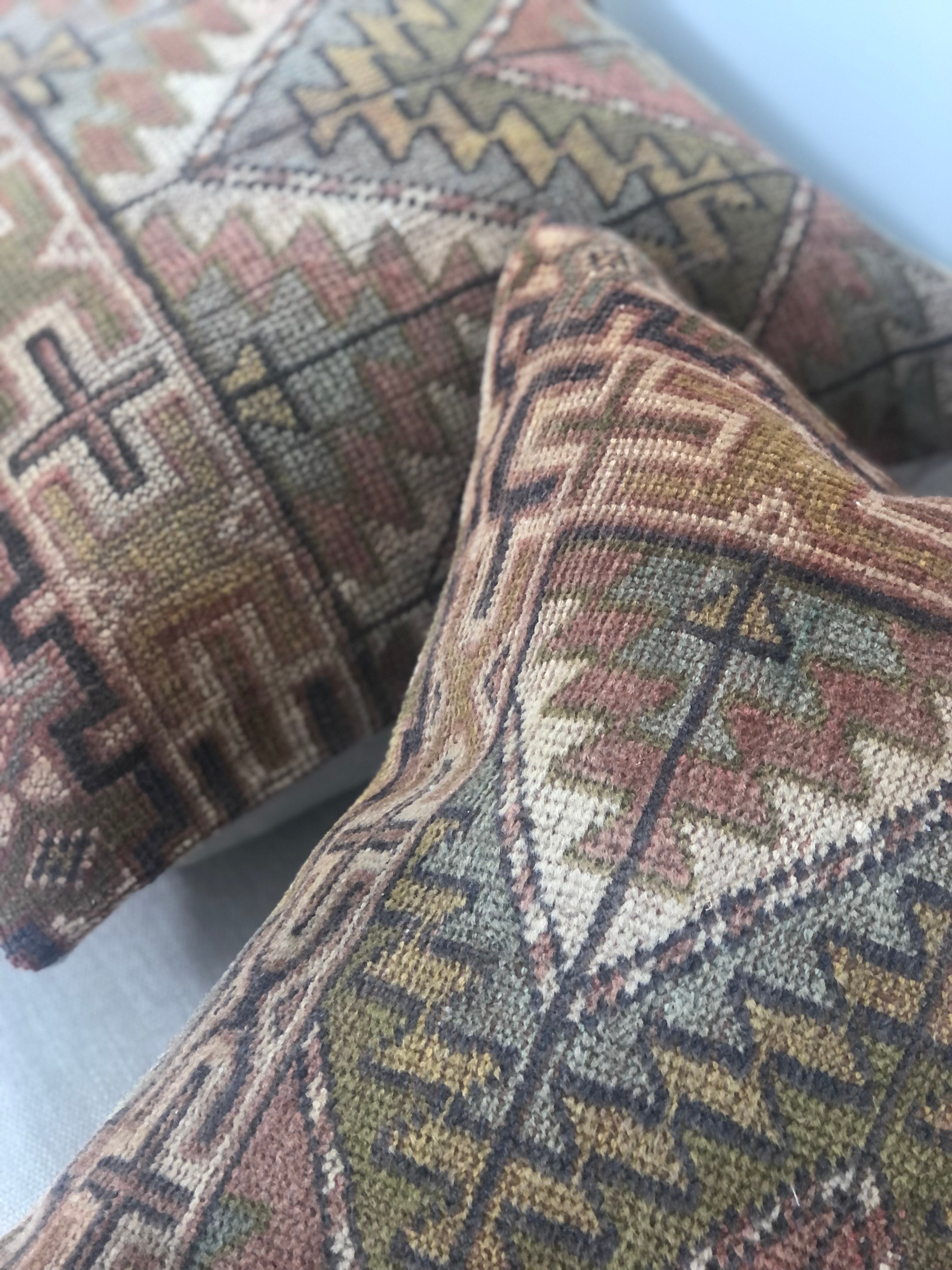 Pair of vintage cushions - multicoloured 50 x 50cm