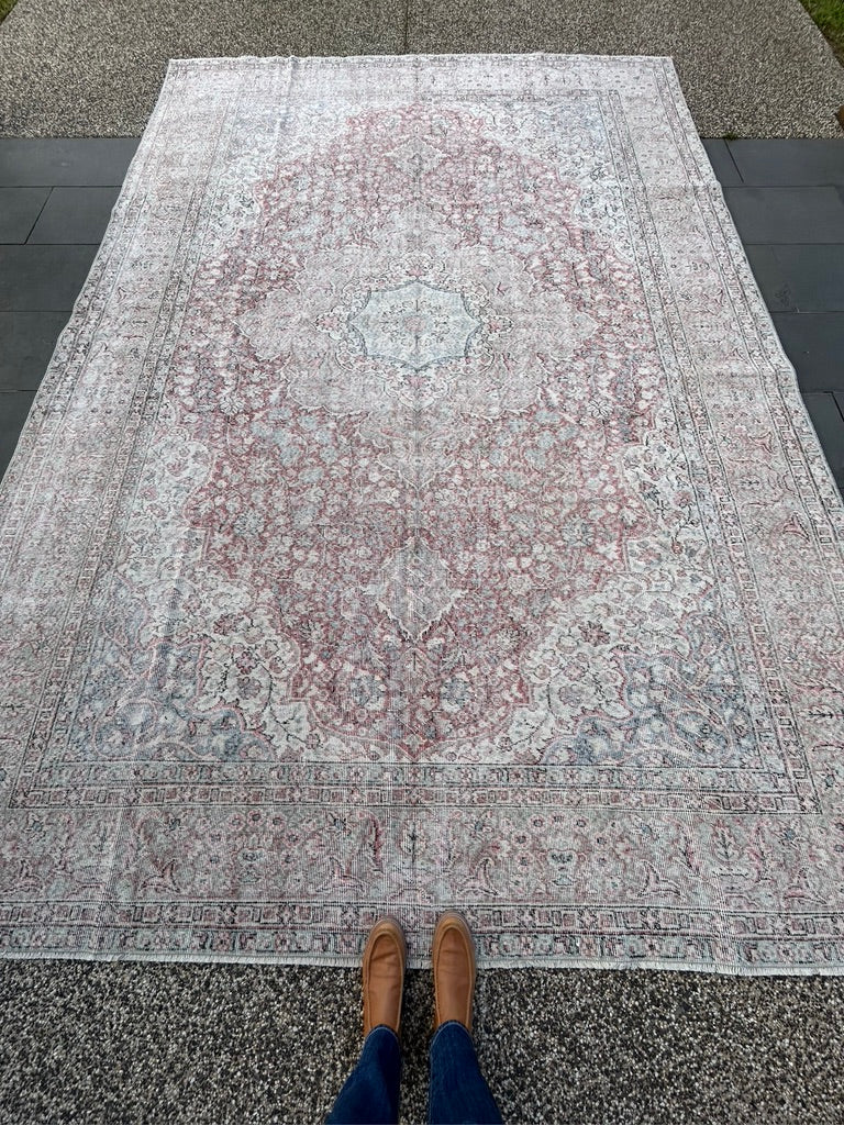 'Matilda' - 278 x 407cm