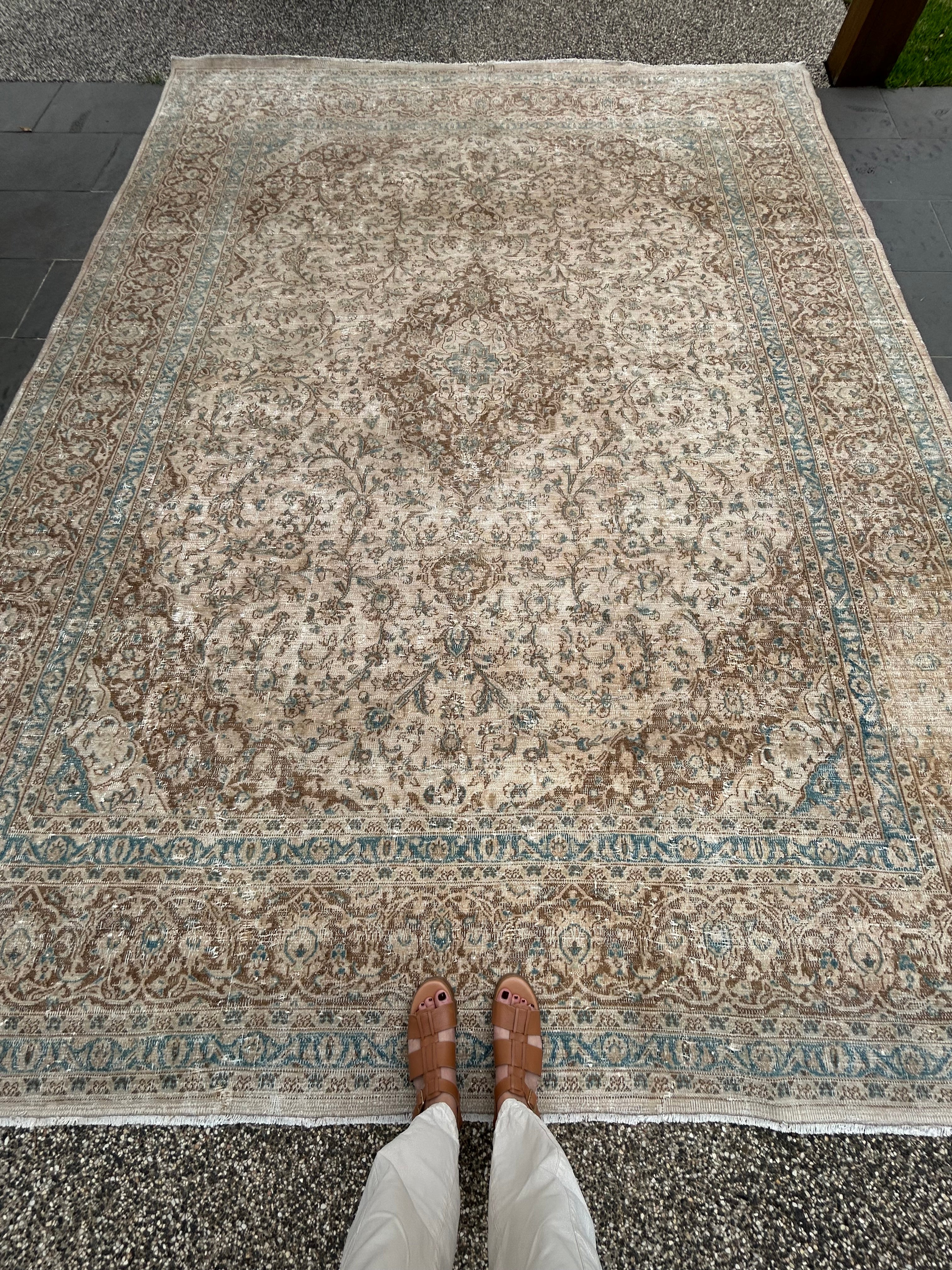 'Naomi' - 293 x 375cm