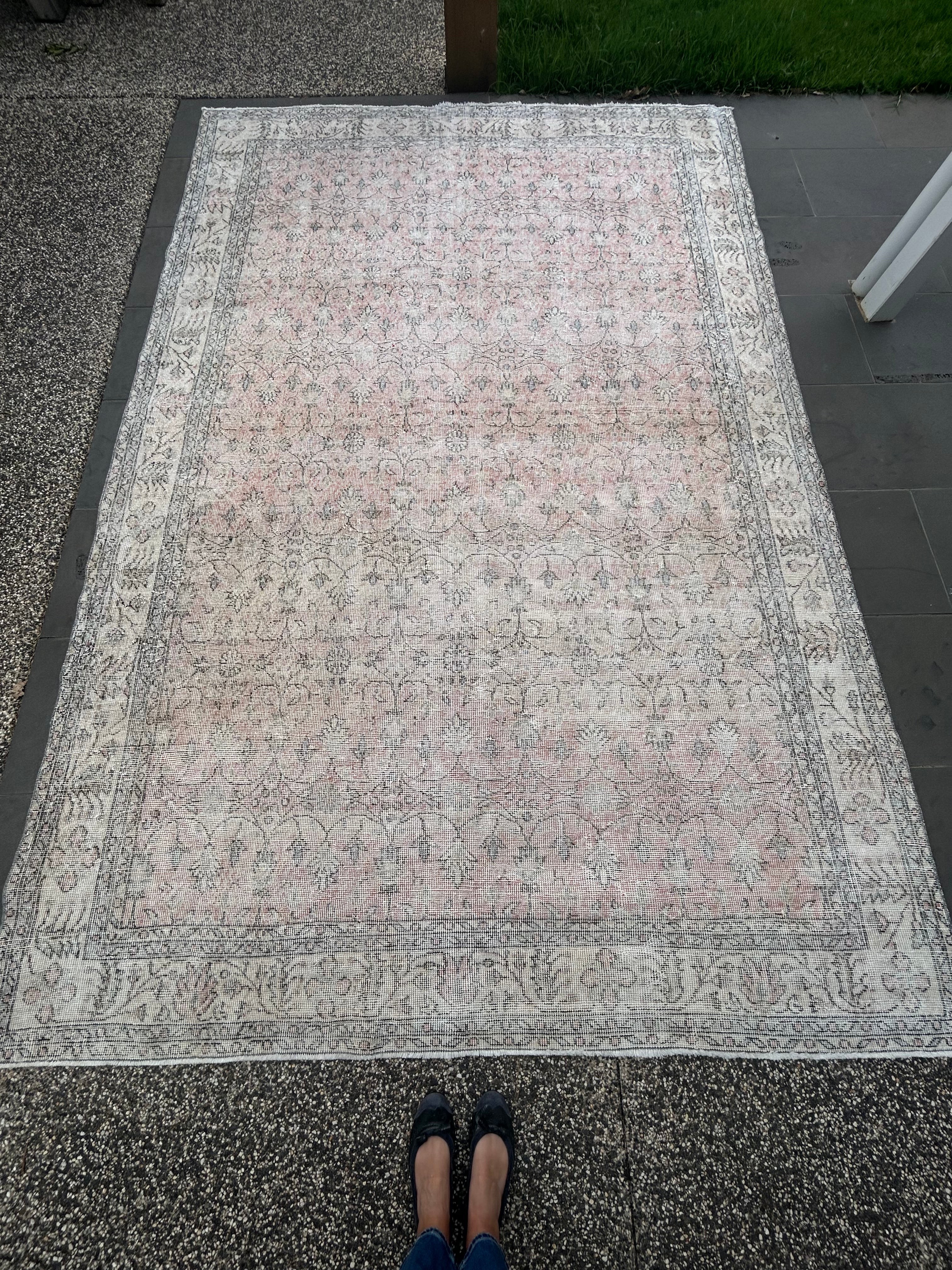 'Nancy' 221 x 329cm