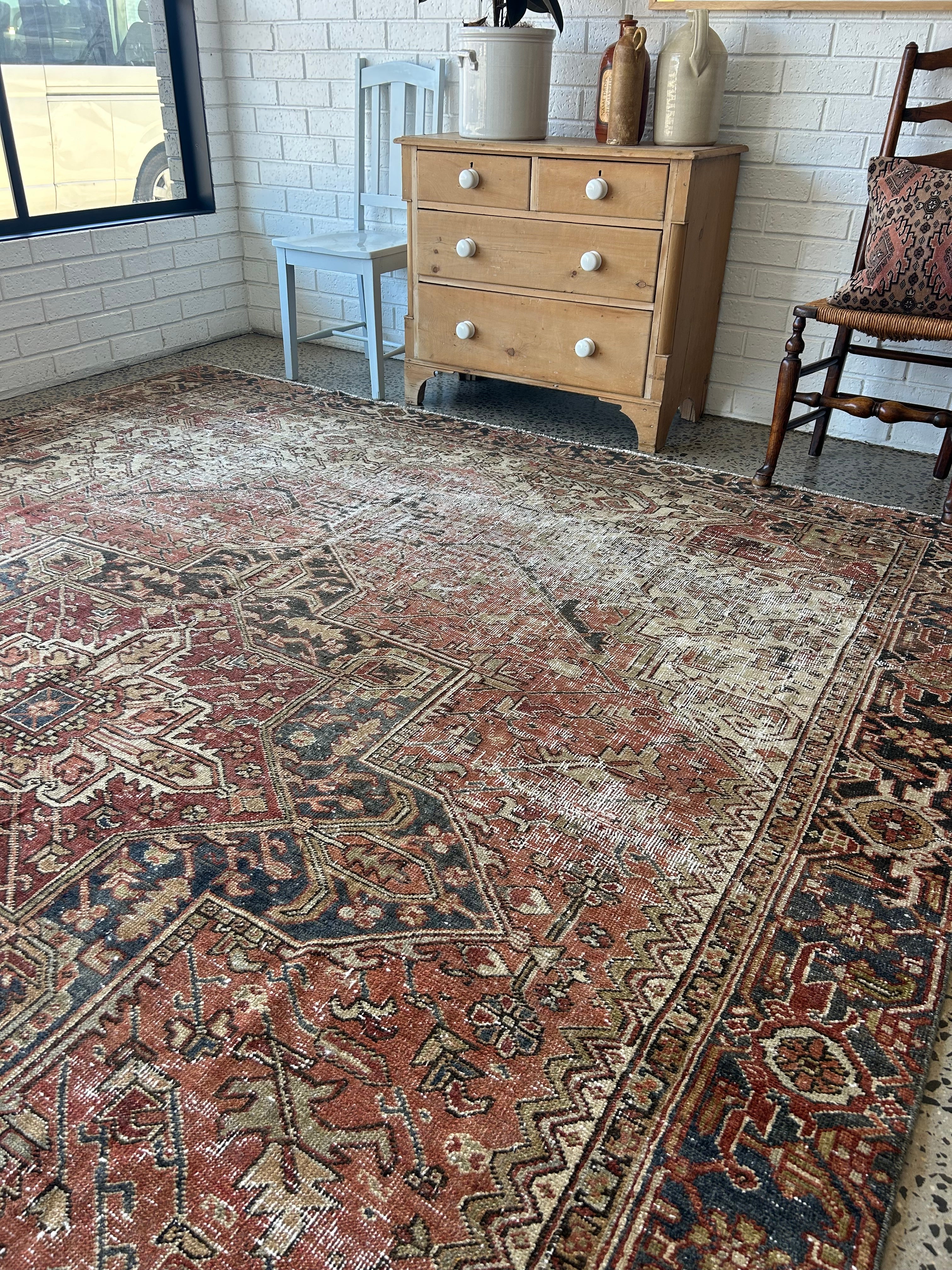 ‘Victoria’ - 275 x 355cm