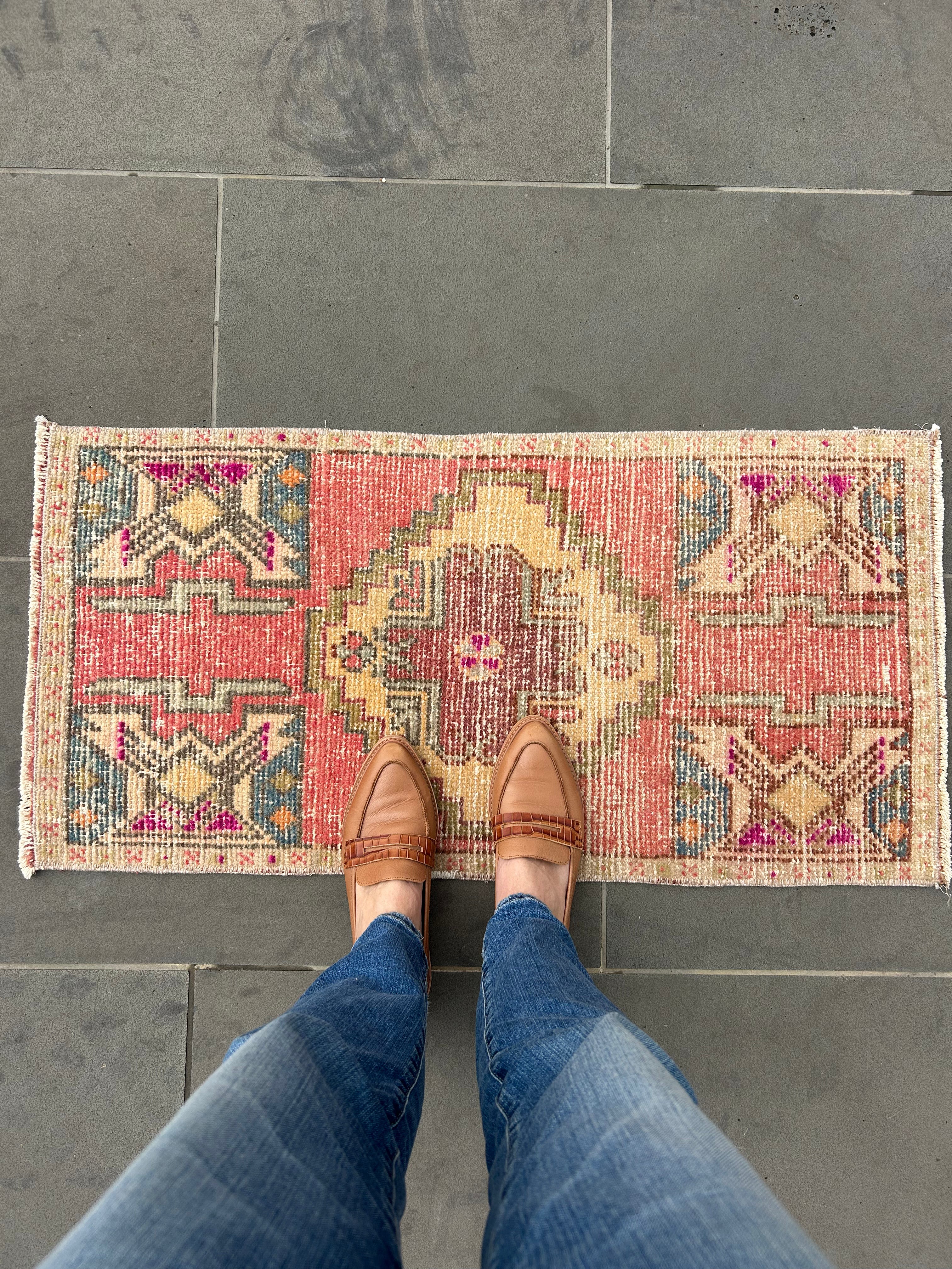 Mini rug 9 - 45 x 92cm