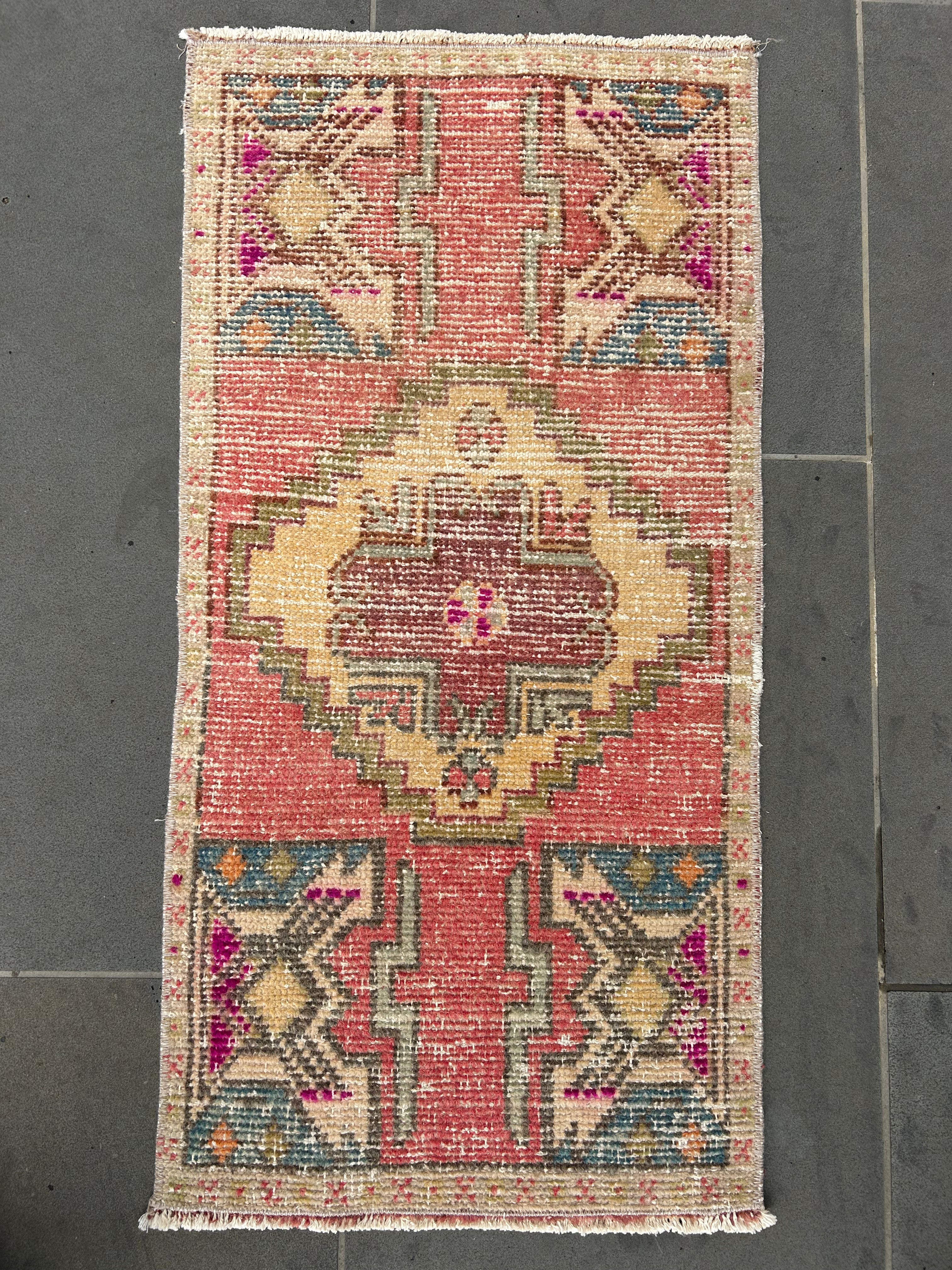 Mini rug 9 - 45 x 92cm