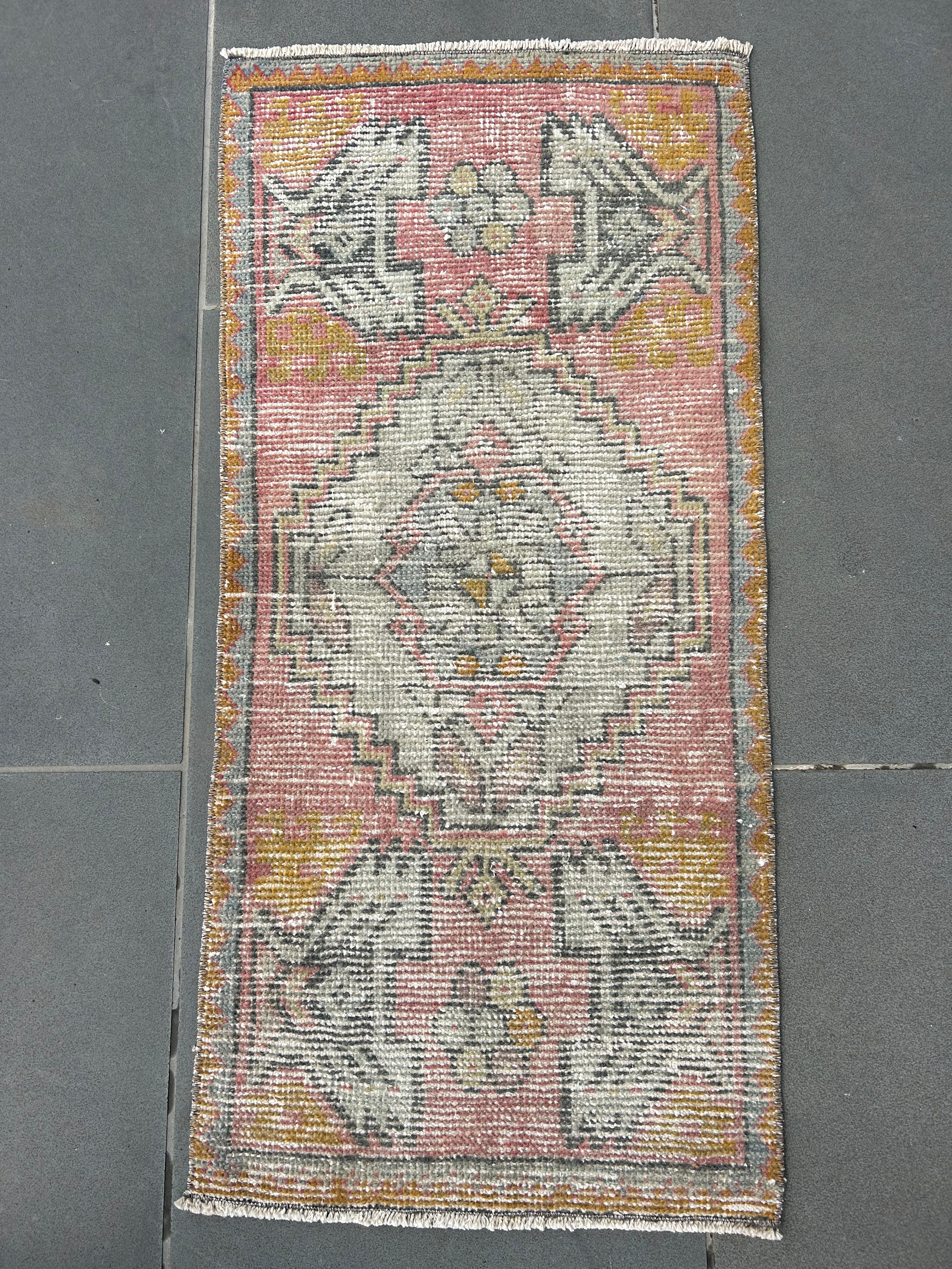Mini rug 12 - 45 x 97cm