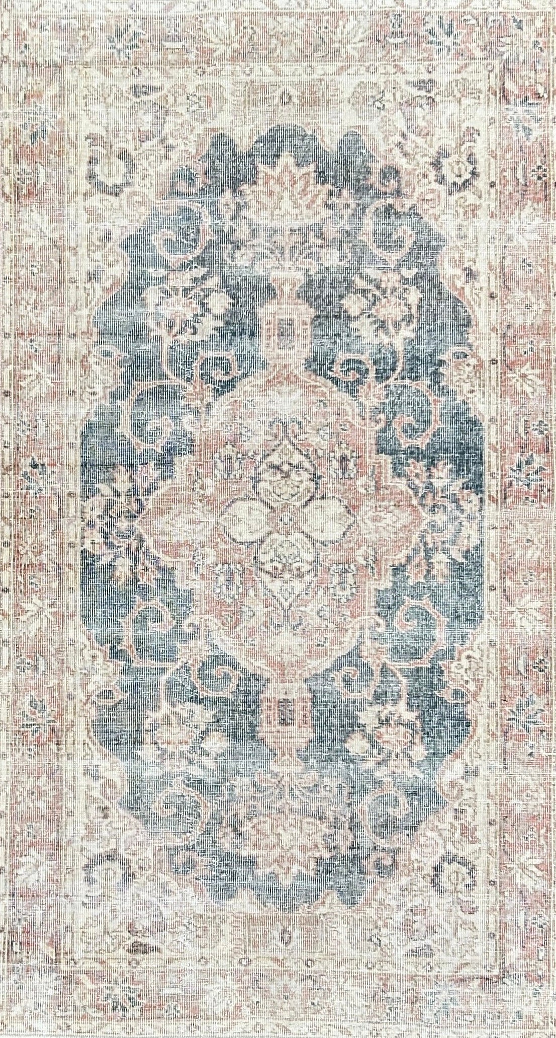 ‘Winnie’ - 104 x 190cm