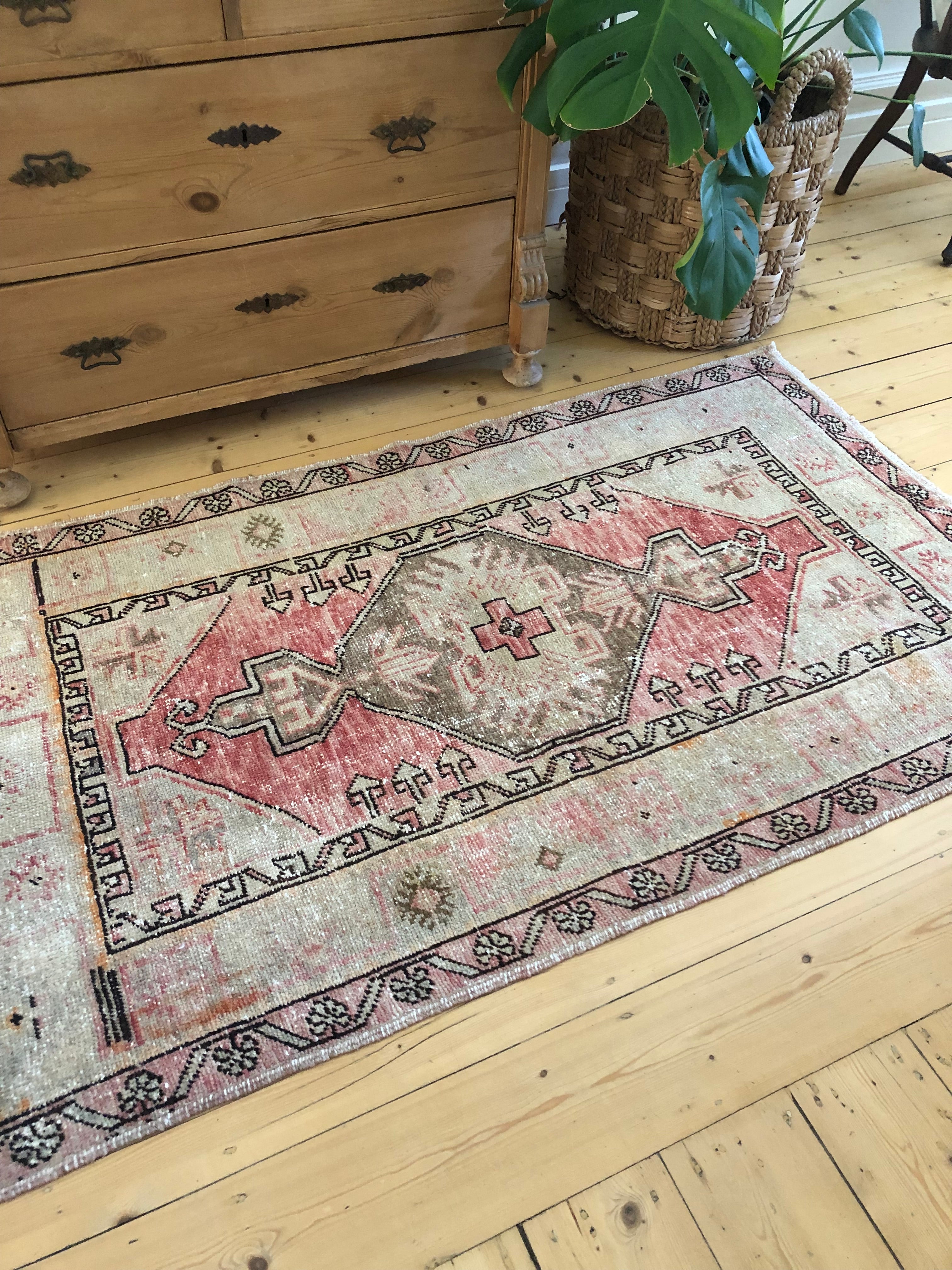 'Emily' - 95 x 159cm