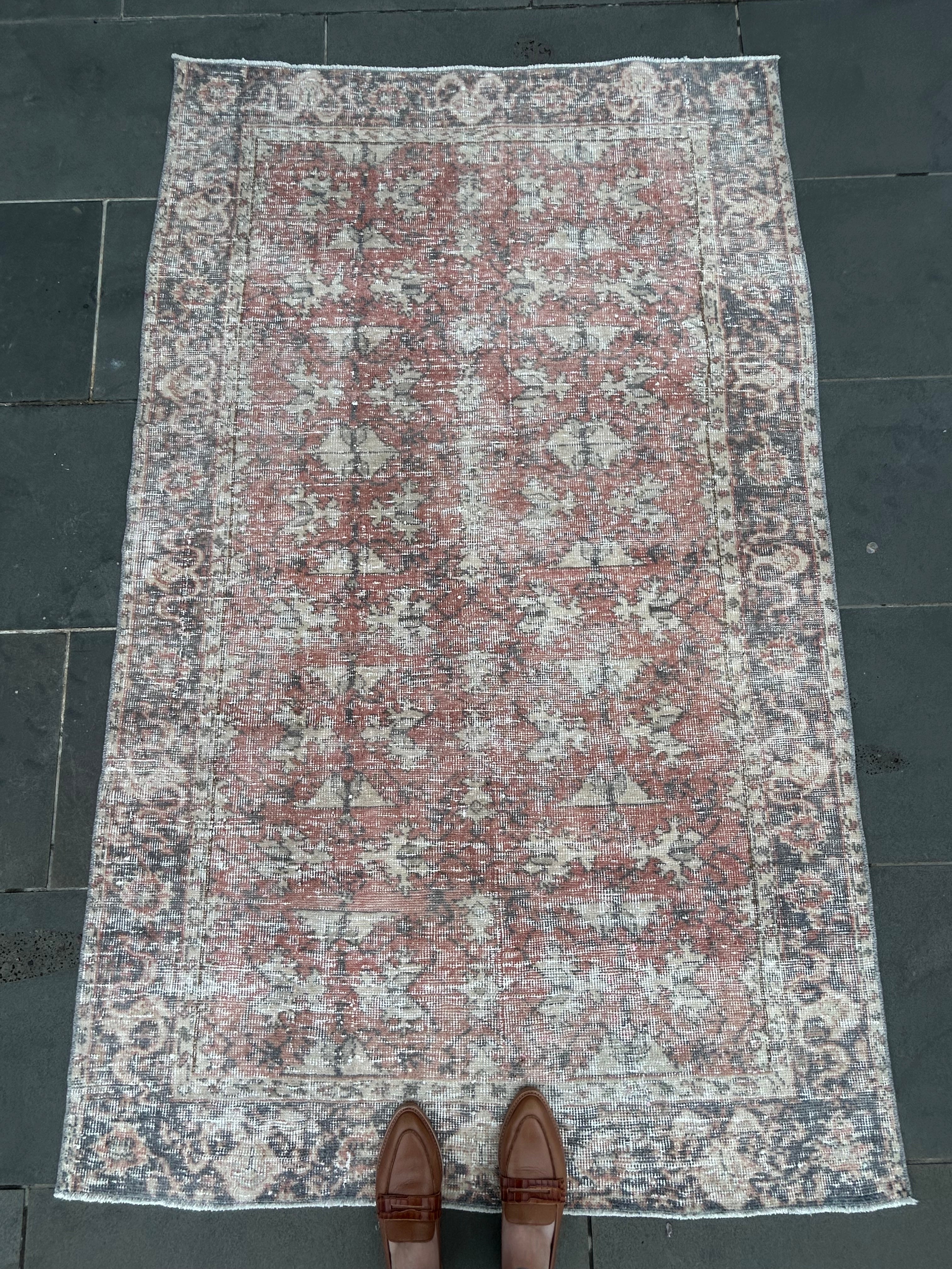 'Claire' - 119 x 191cm