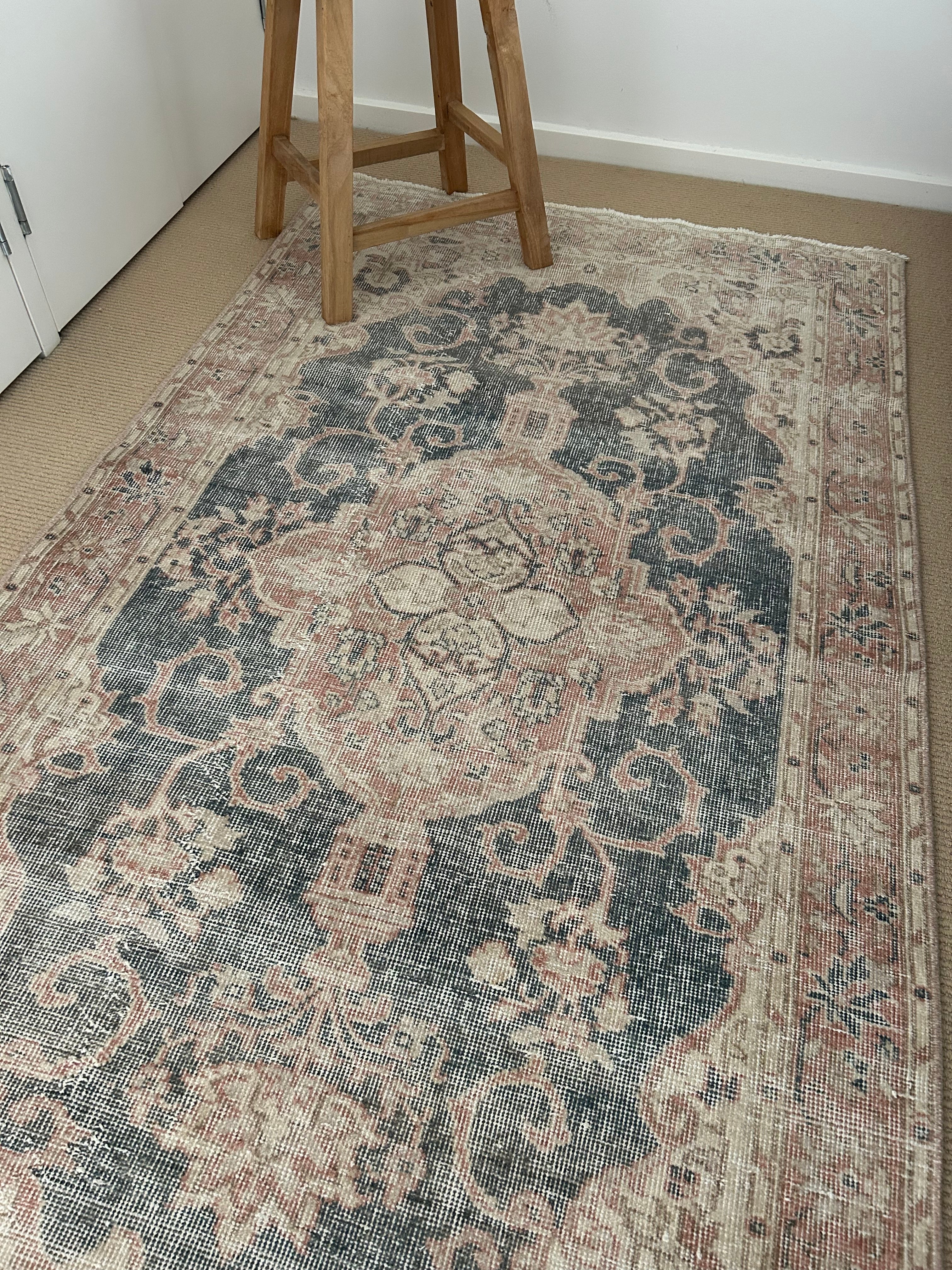 ‘Winnie’ - 104 x 190cm