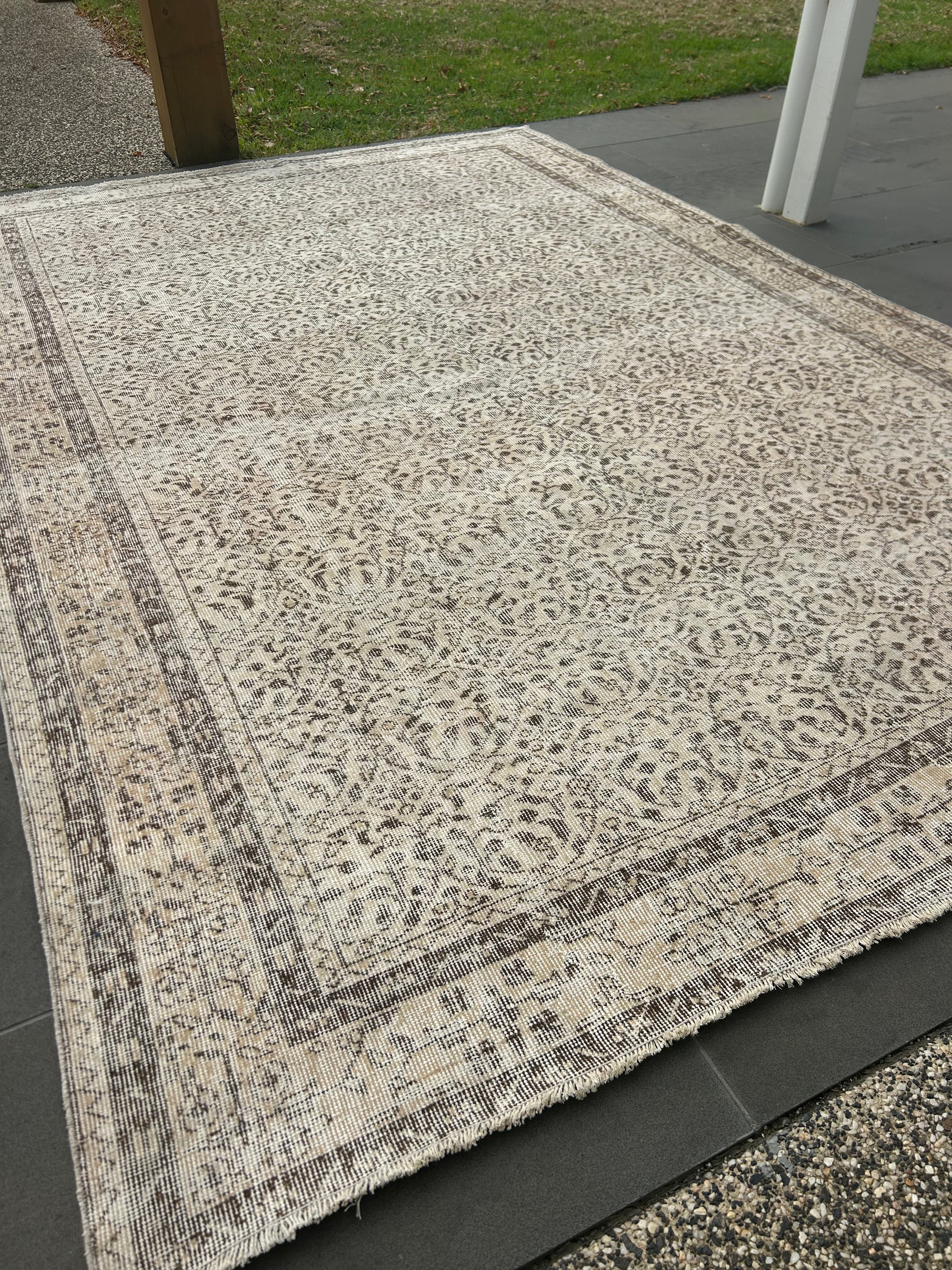 'Bronwyn' - 207 x 305cm
