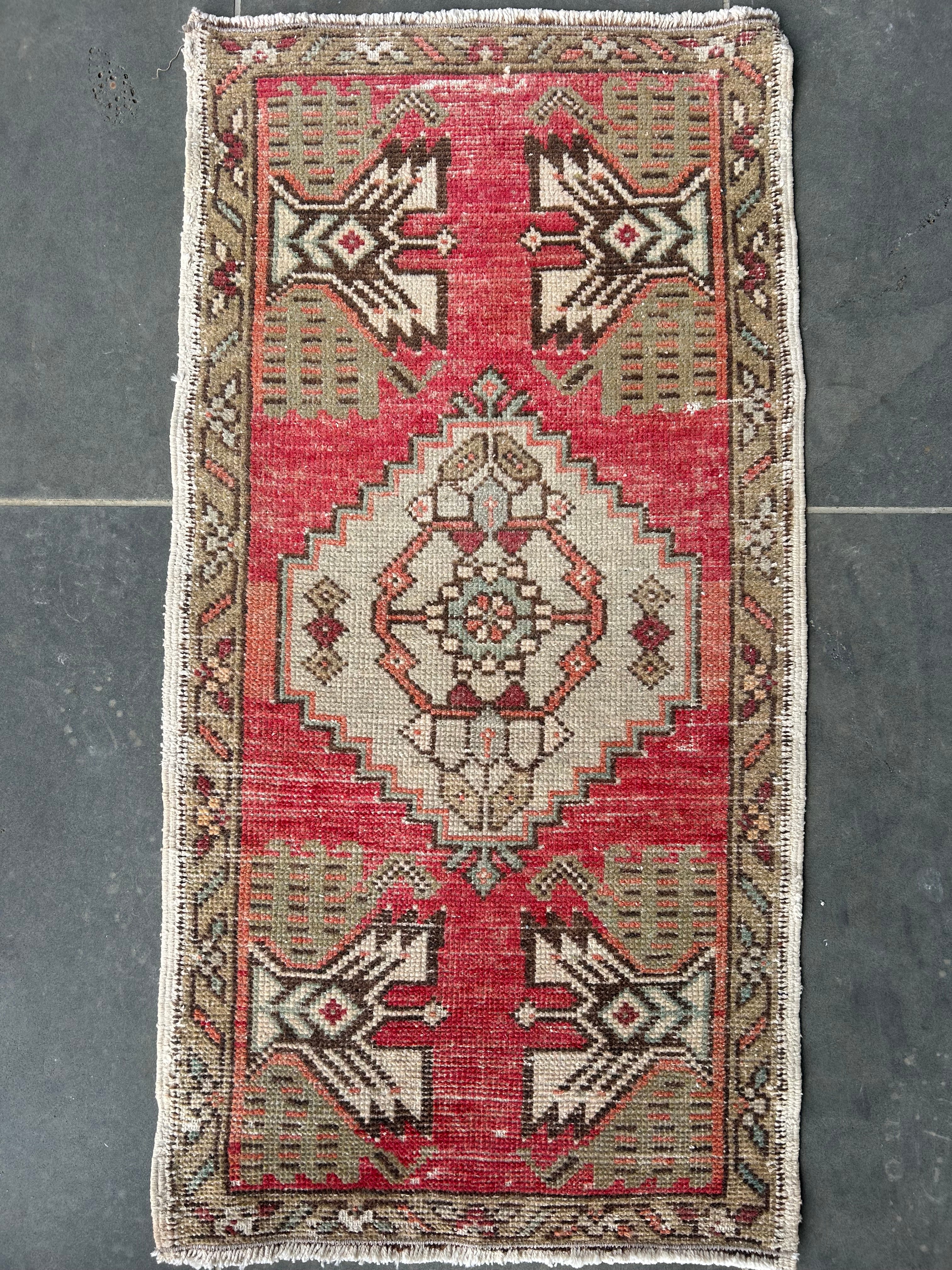 Mini rug 13 - 51 x 97cm
