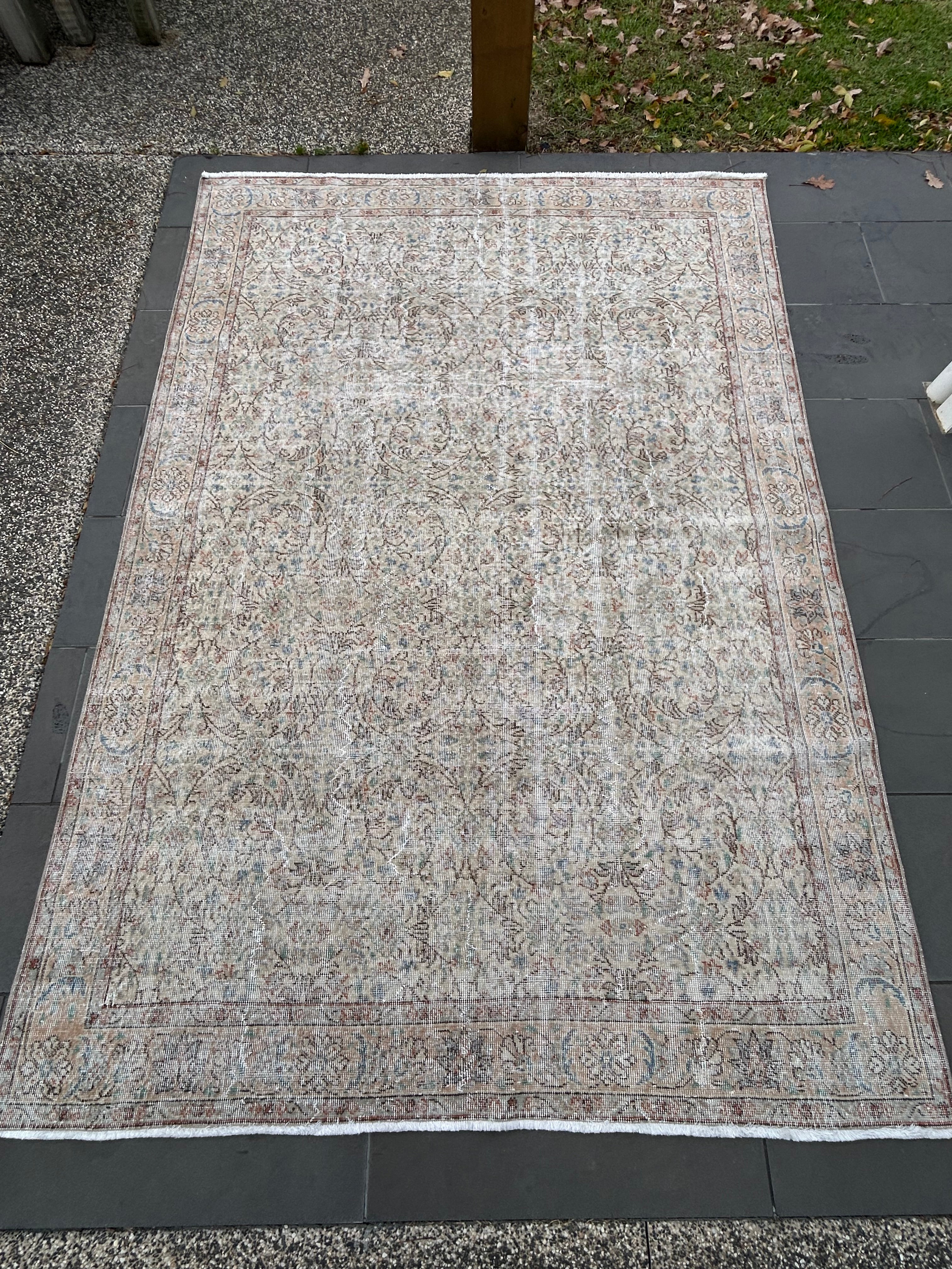 ‘Tina’ - 202 x 295cm