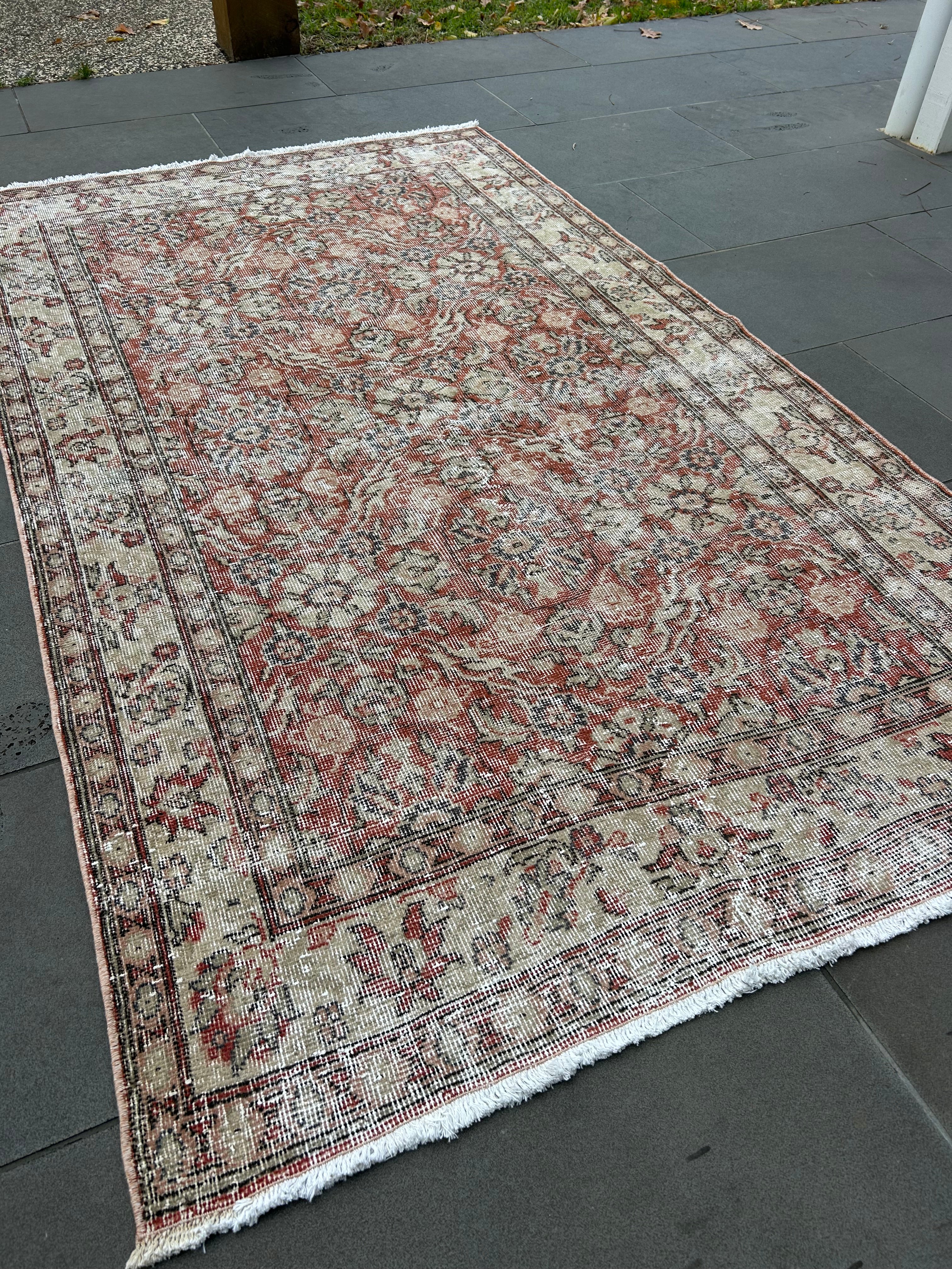 ‘Minnie’ - 127 x 220cm