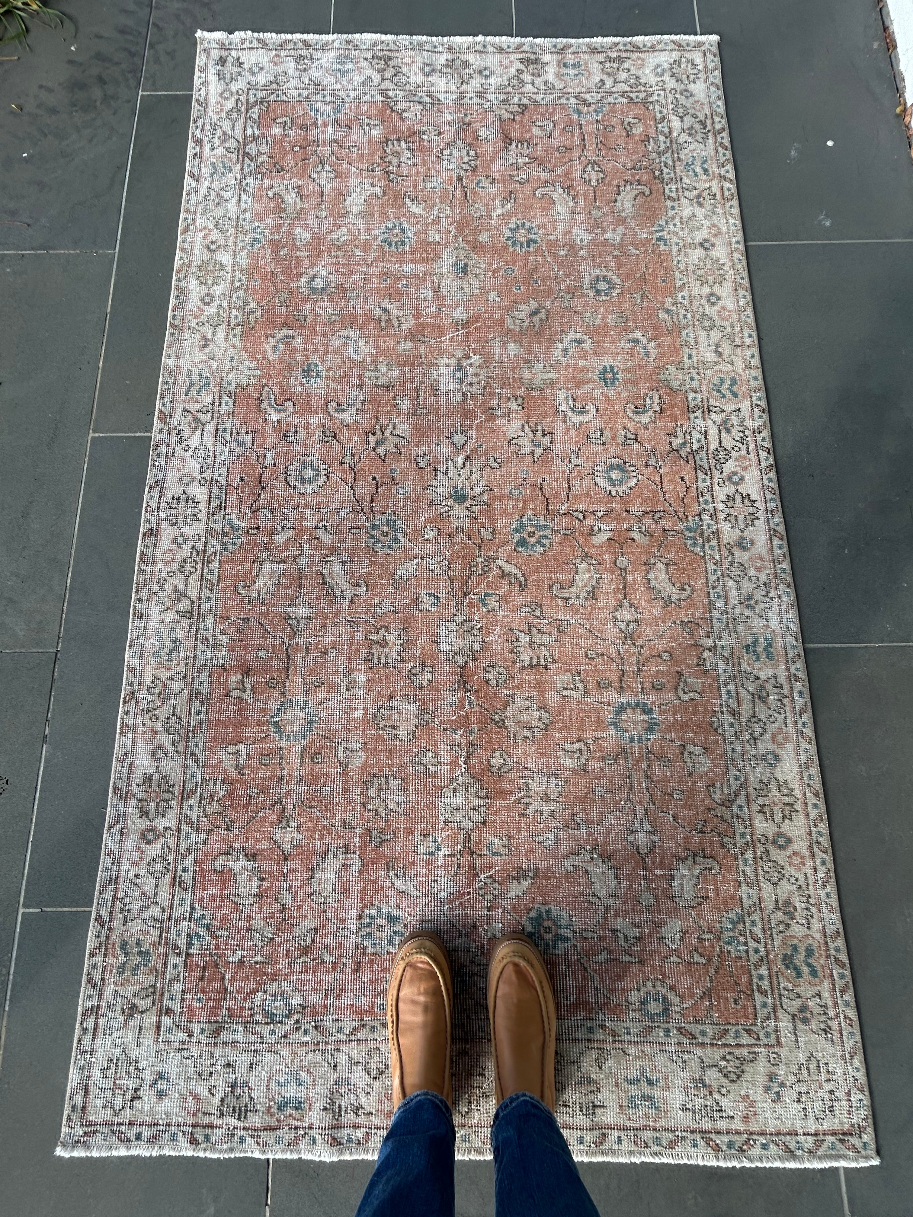 ‘Evette’ - 114 x 205cm