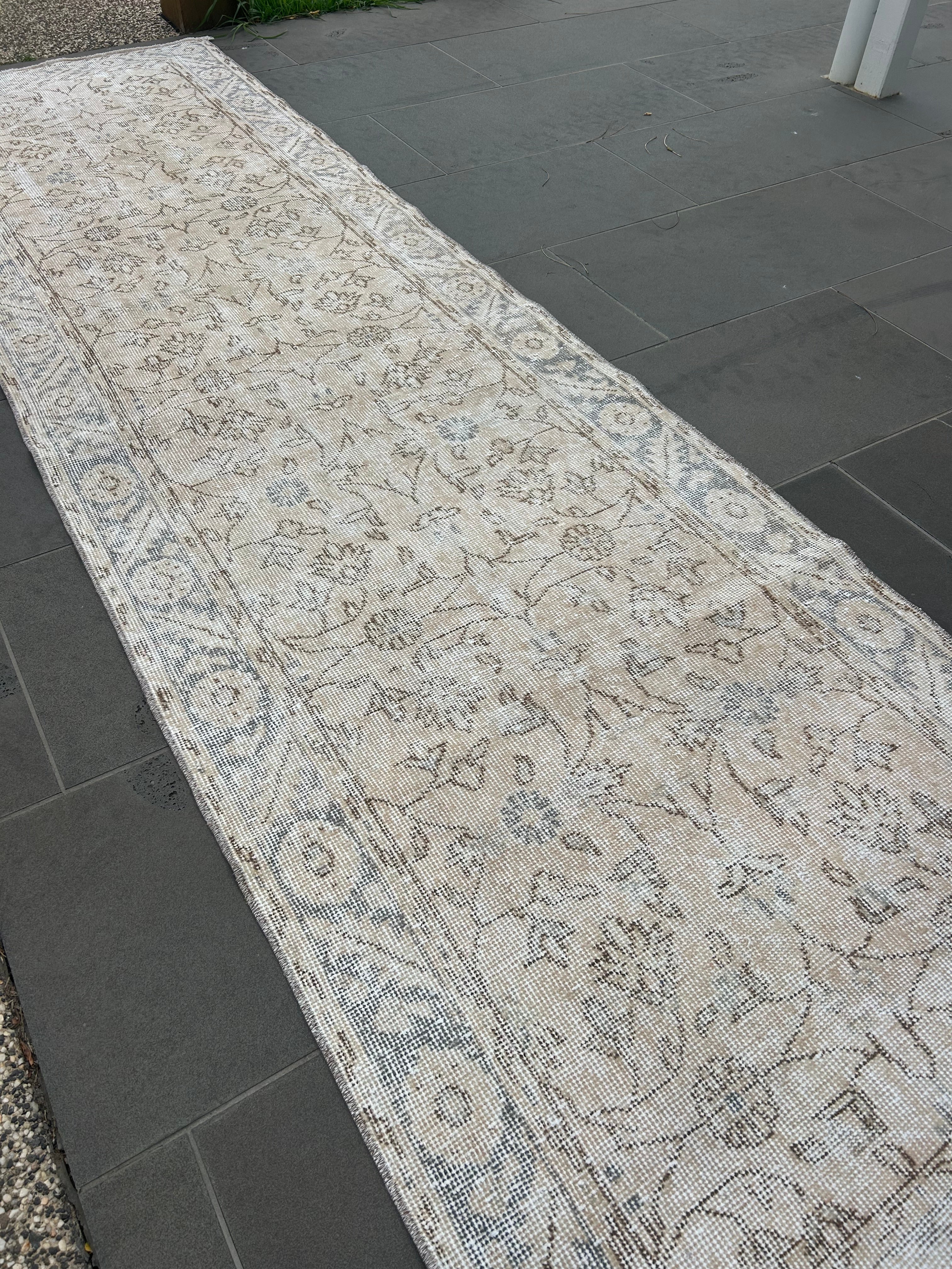 'Isobel' - 92 x 330cm