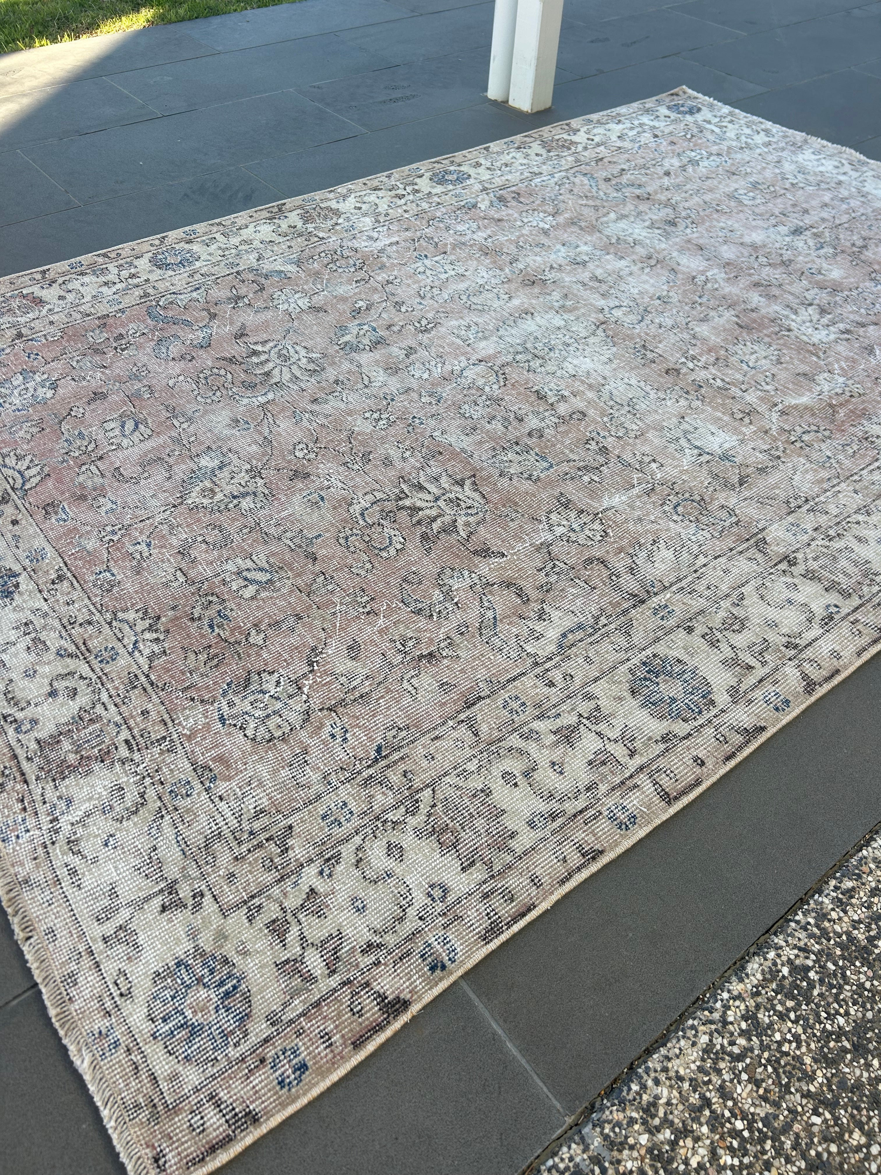 'Jemima' - 163 x 250cm