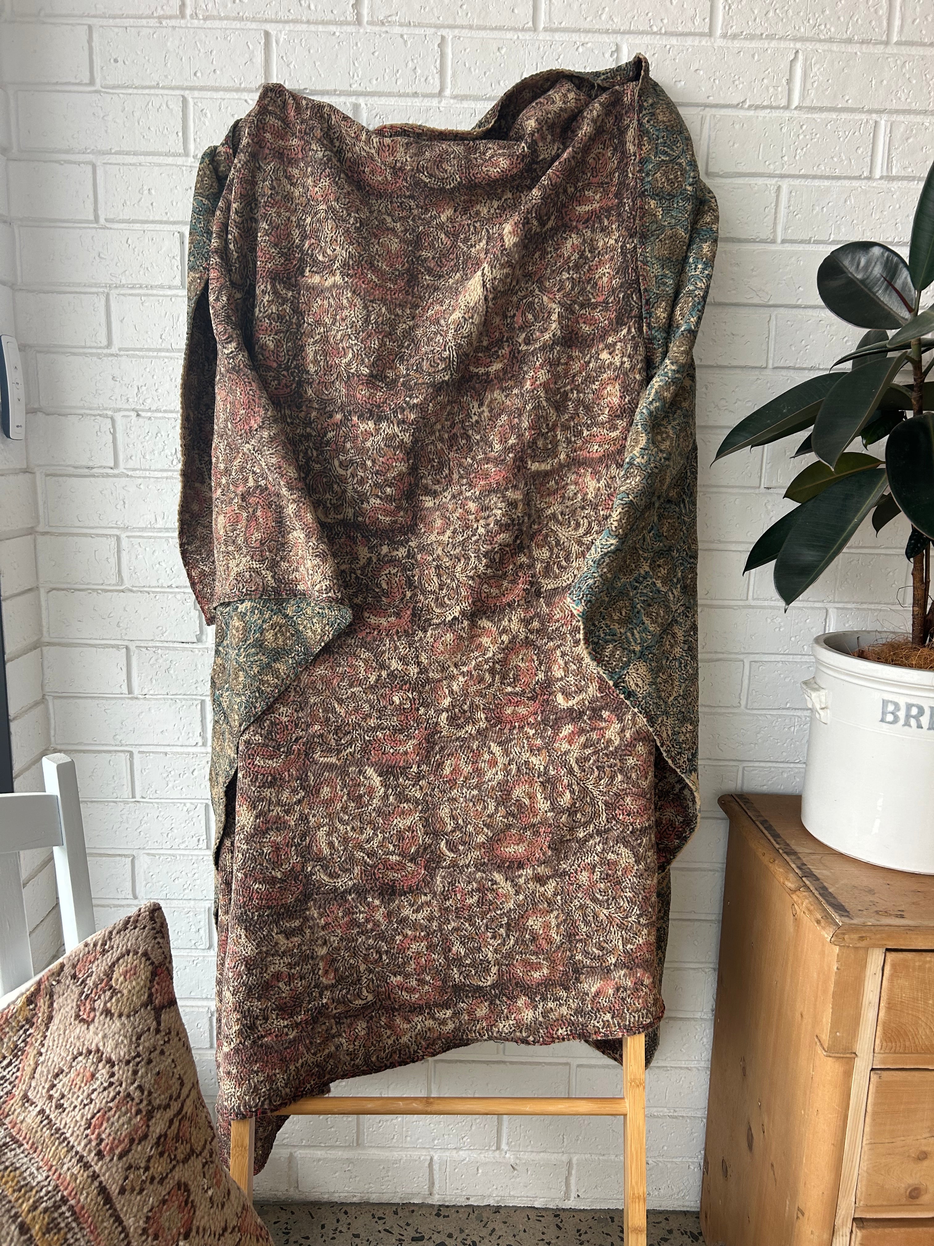 Vintage Kantha Quilt 3 - 160 x 210cm