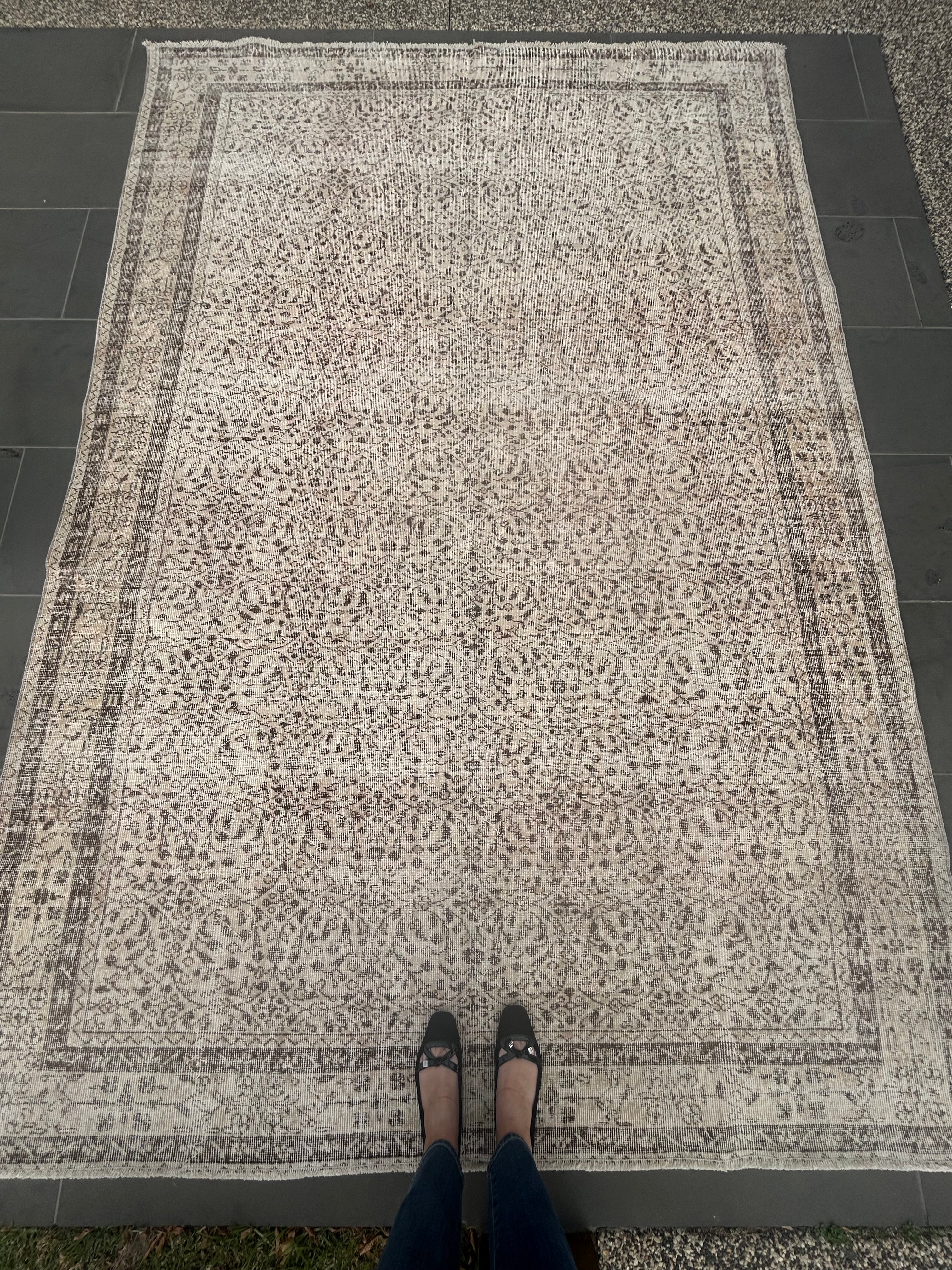 'Bronwyn' - 207 x 305cm