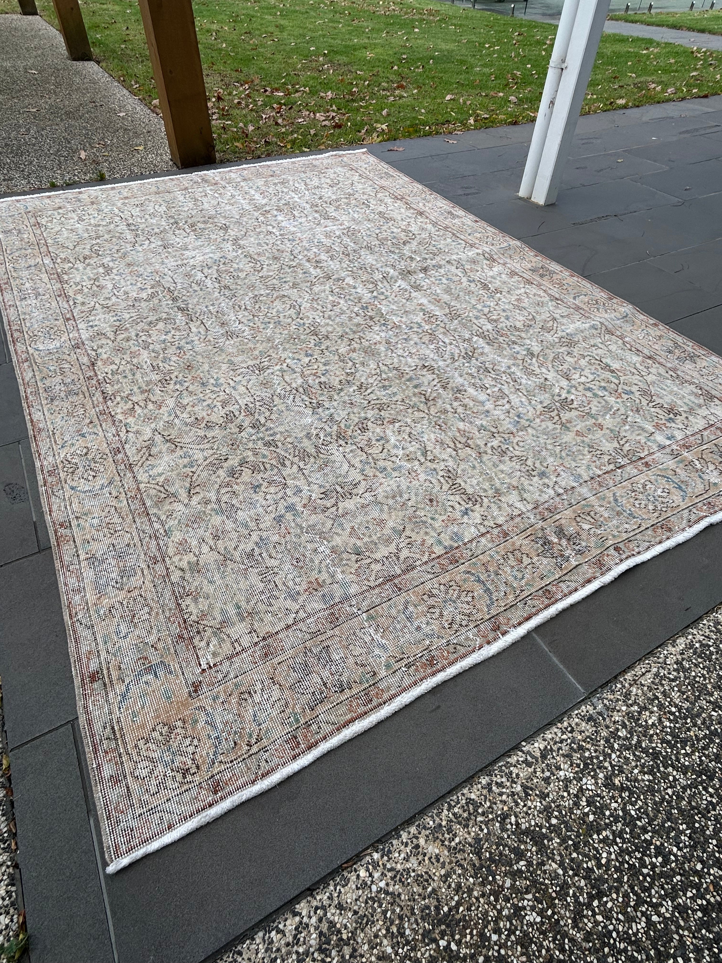 ‘Tina’ - 202 x 295cm