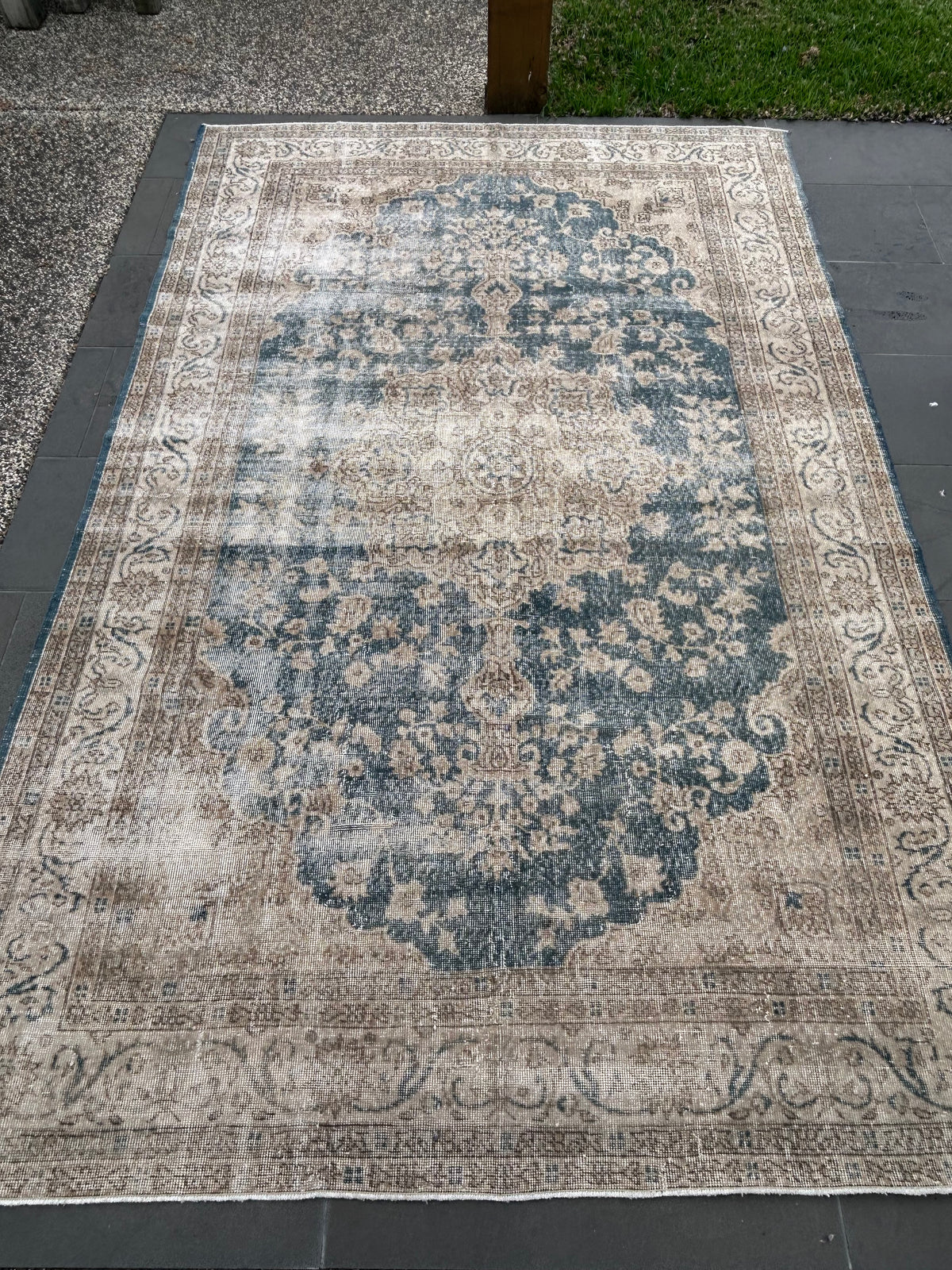 ‘Belle’ - 200 x 308cm