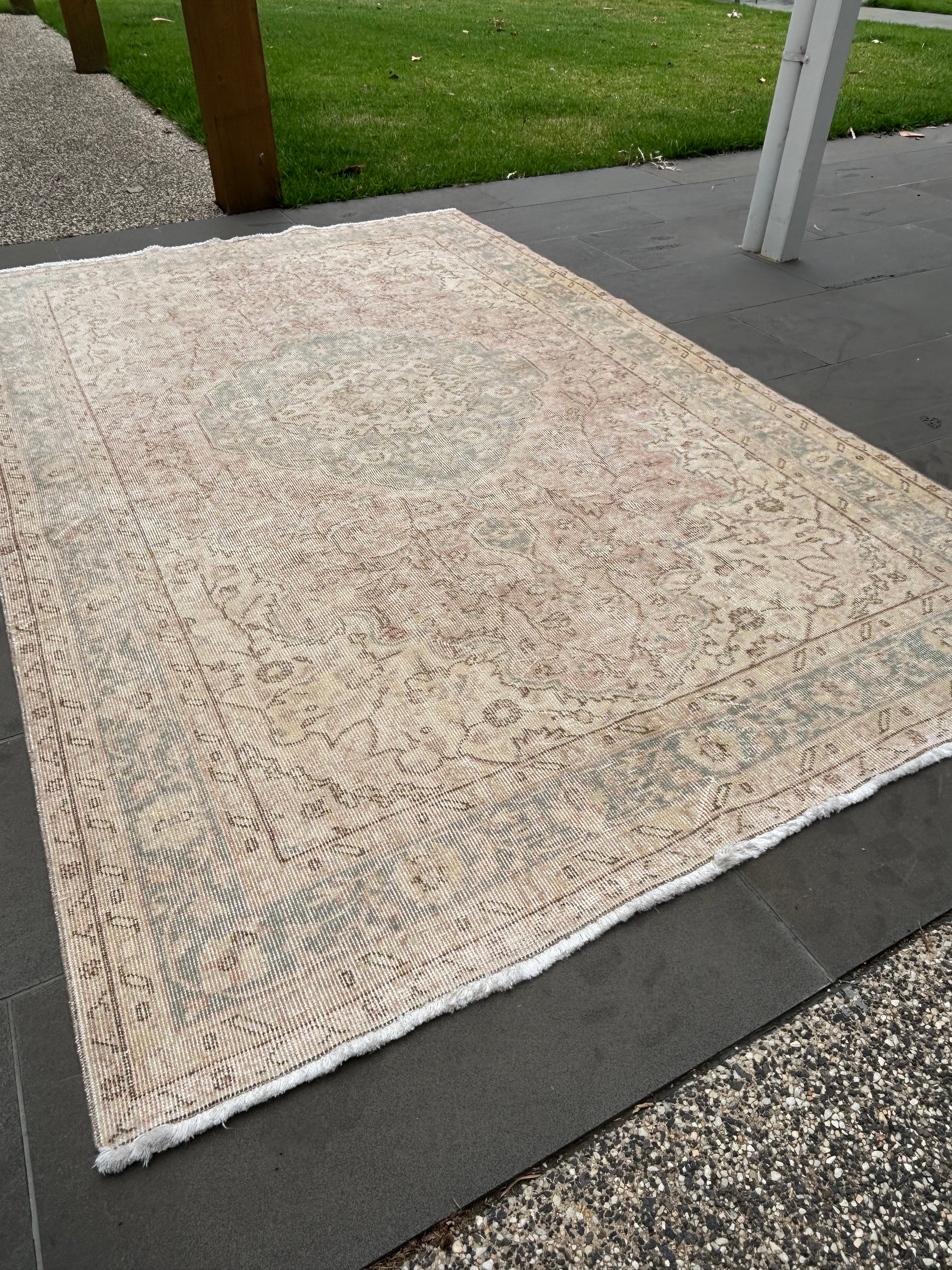 'Mirabel' - 171 x 272cm