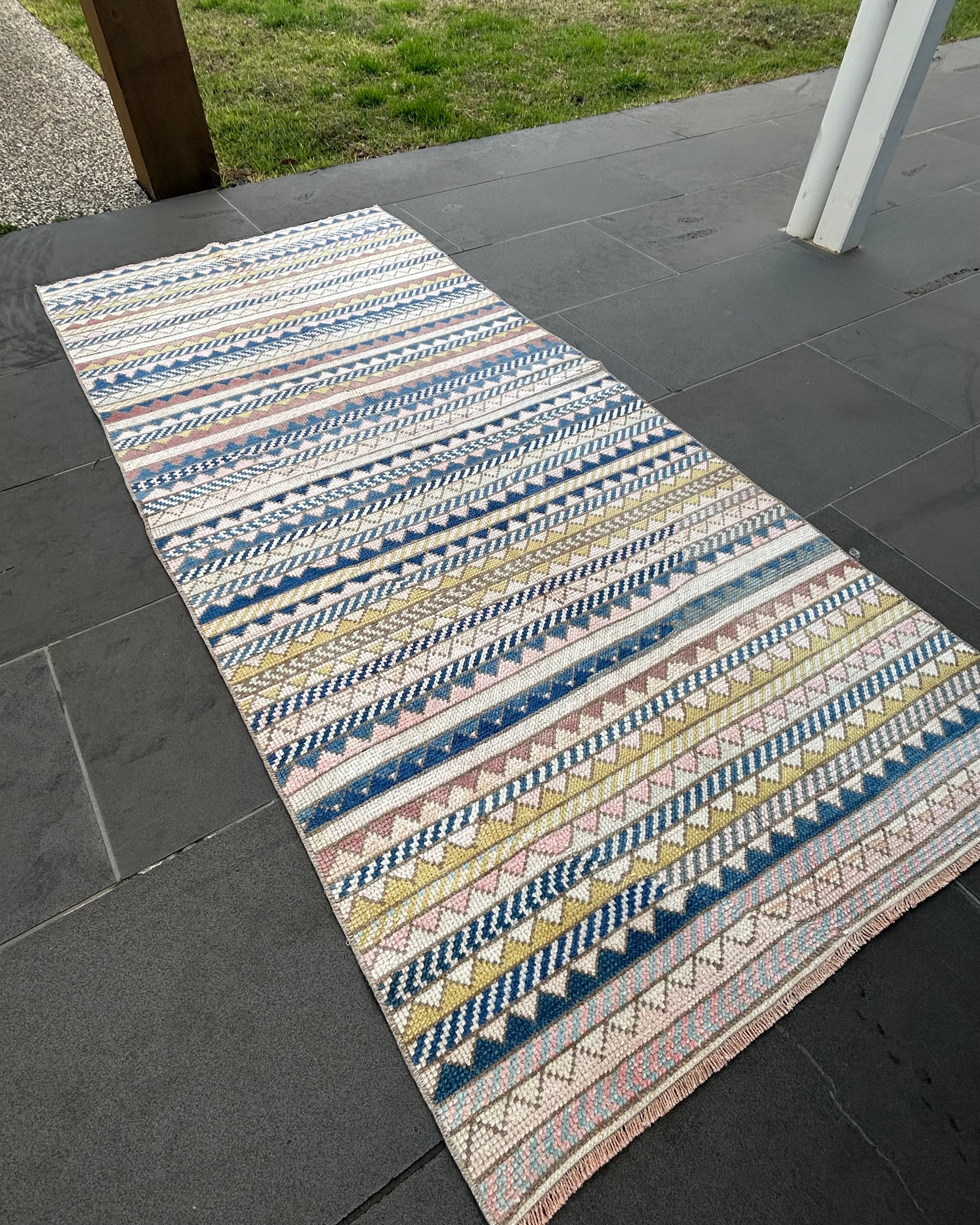 'Ari' - 93 x 211cm