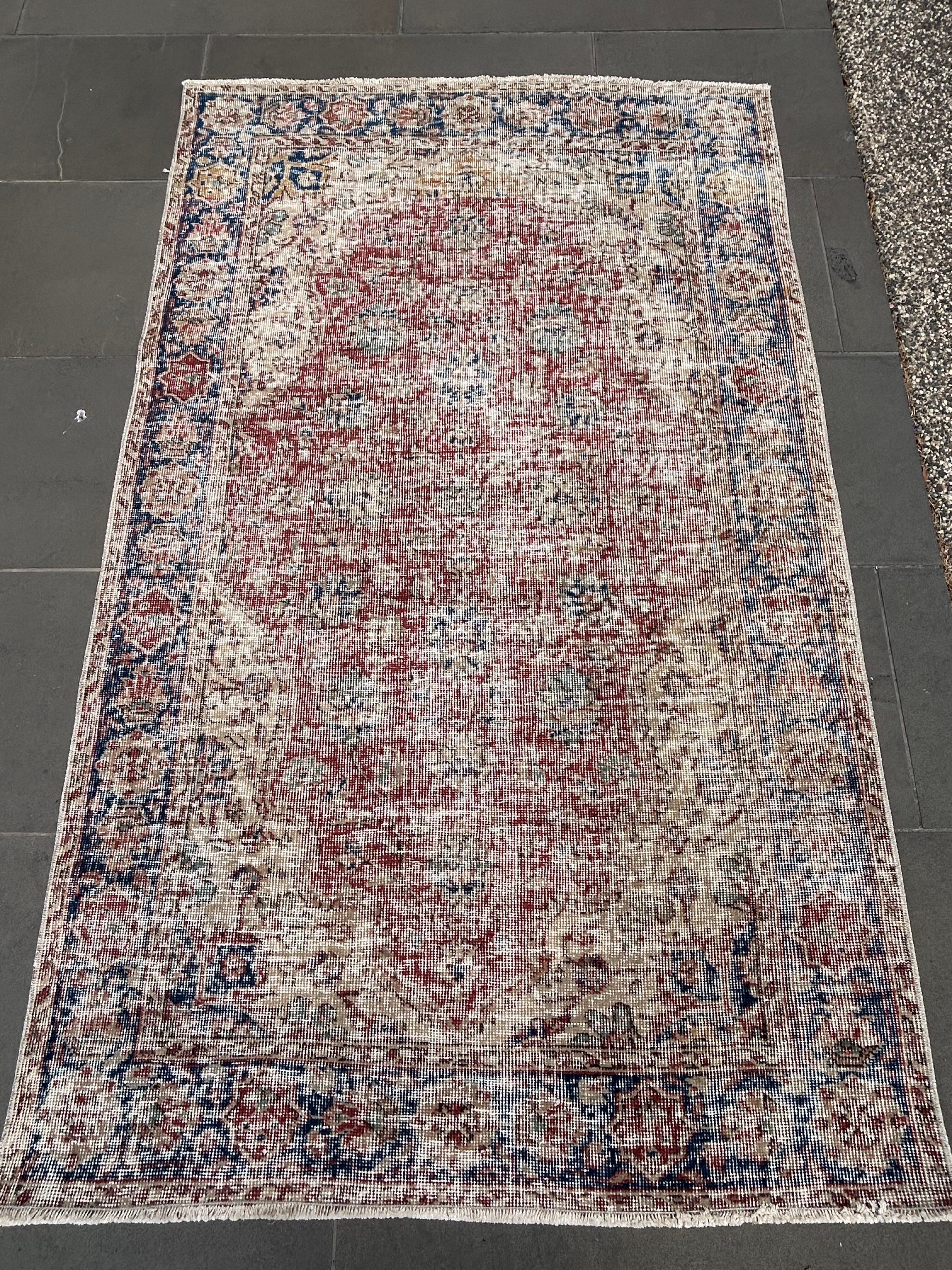 'Charlotte' - 118 x 193cm