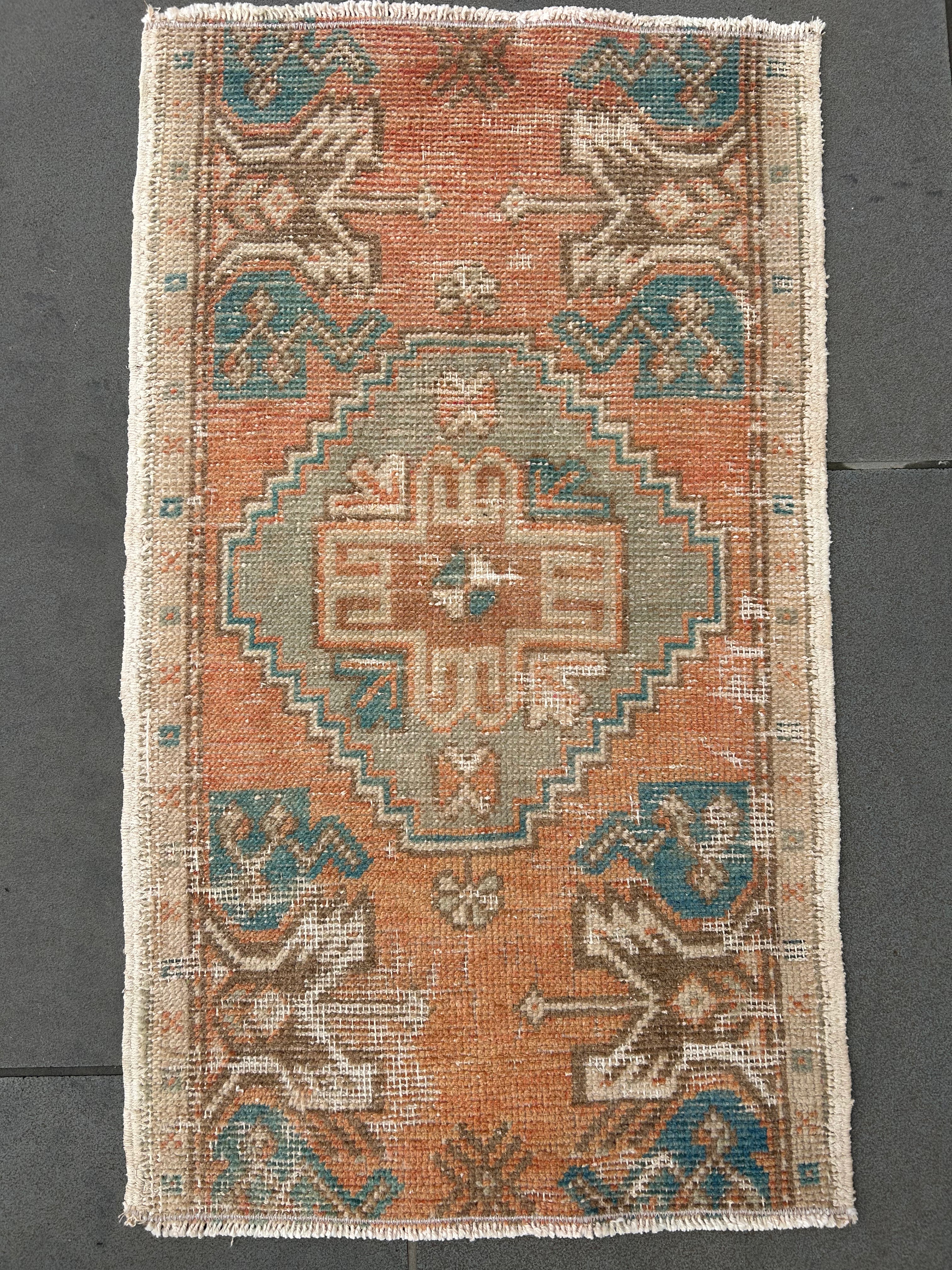 Mini rug 8 - 49 x 83cm