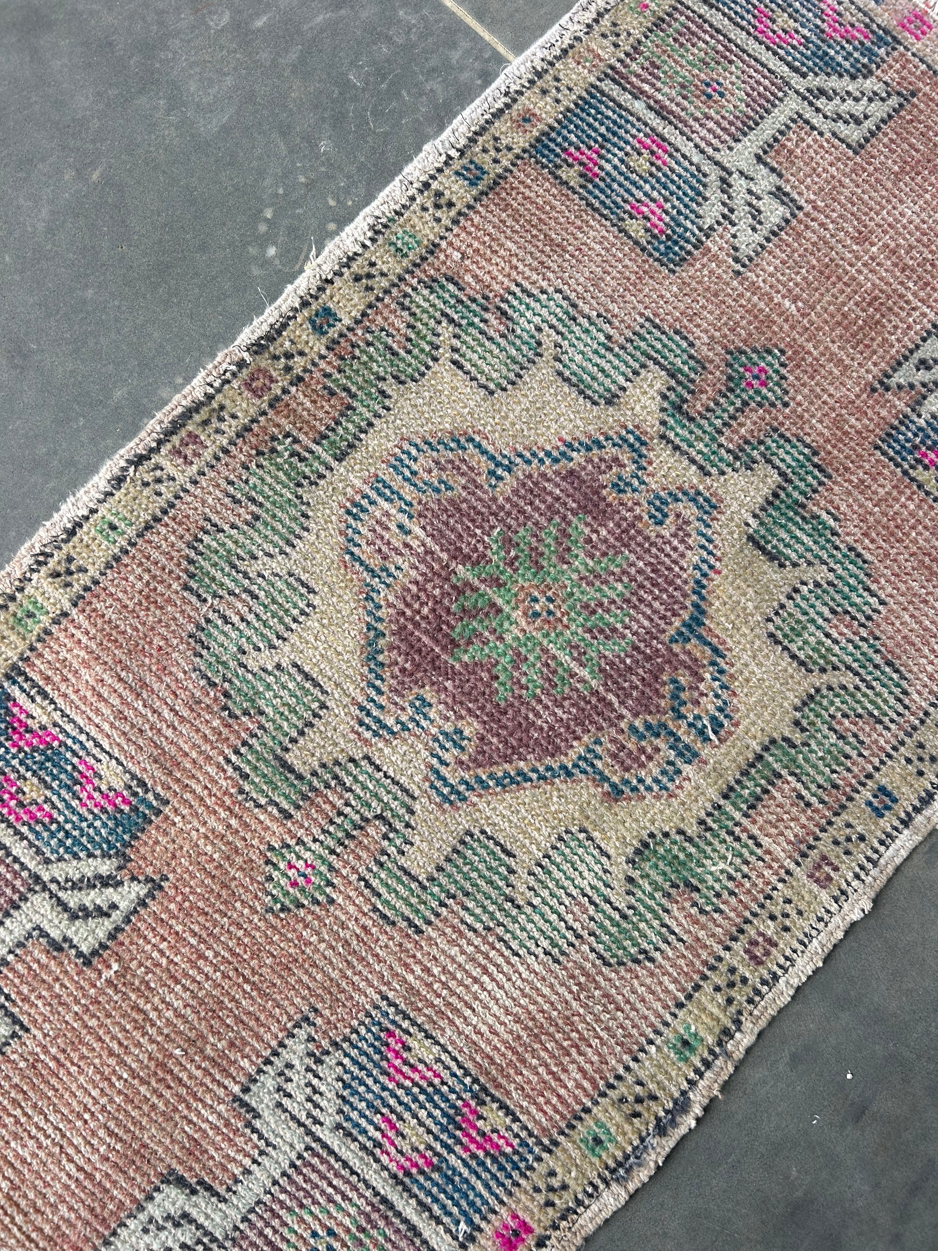 Mini rug 14 - 50 x 95cm