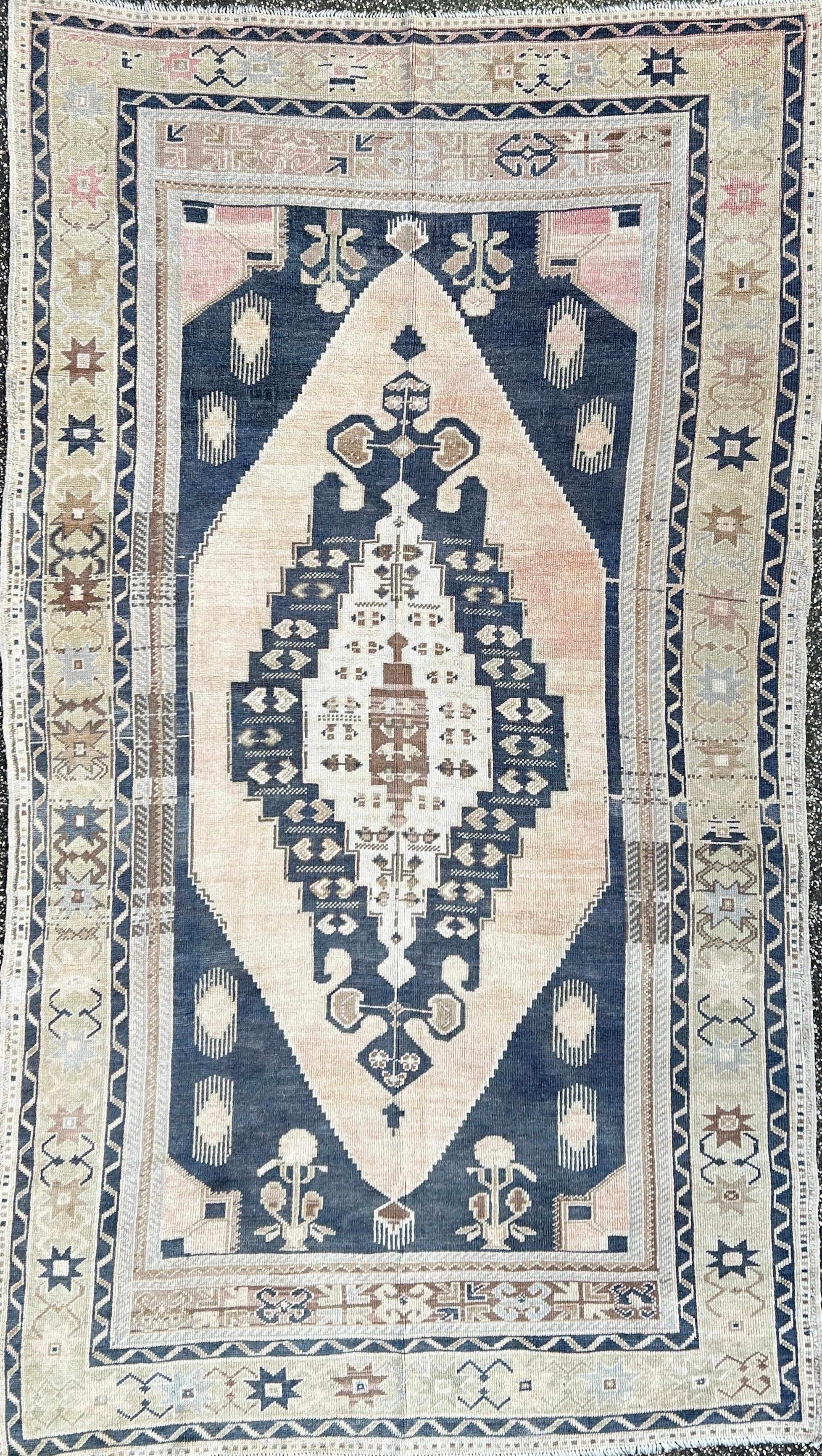 'Billie' - 164 x 287cm